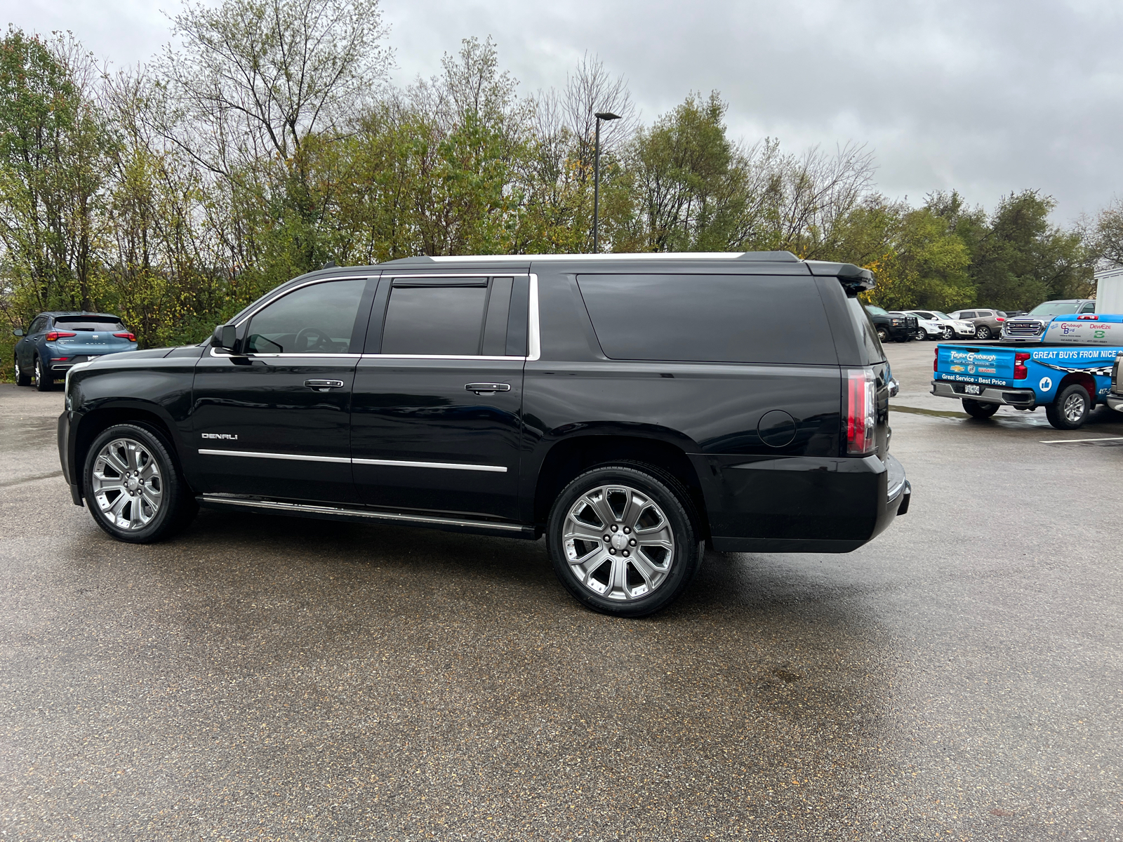 2016 GMC Yukon XL Denali 9