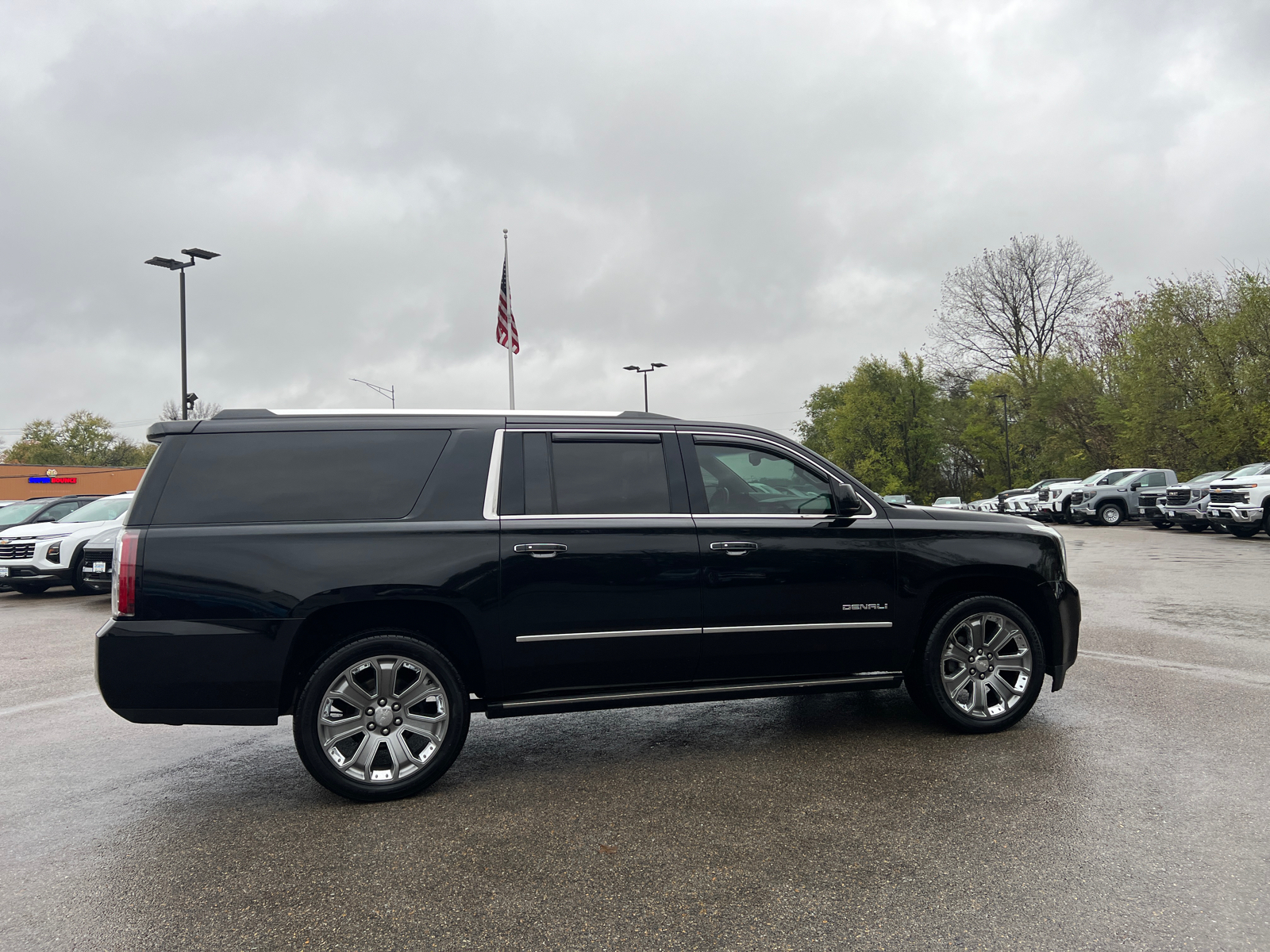 2016 GMC Yukon XL Denali 16