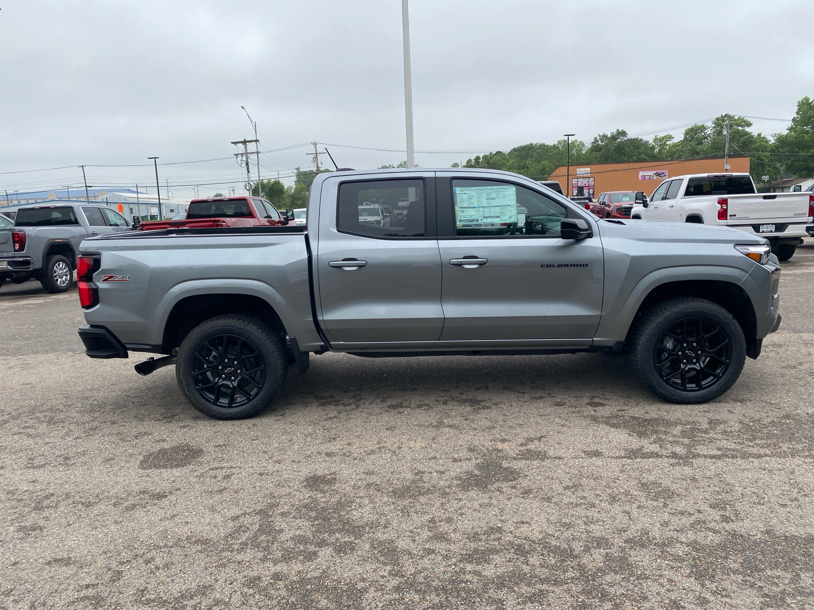 2024 Chevrolet Colorado 4WD Z71 8