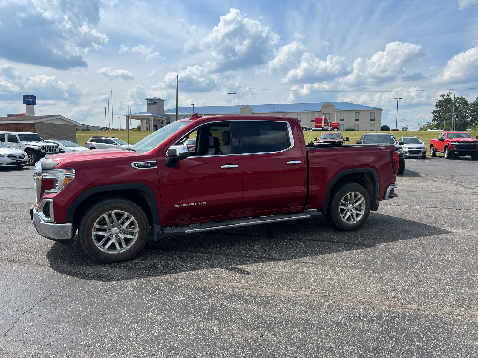 2021 GMC Sierra 1500 SLT 2