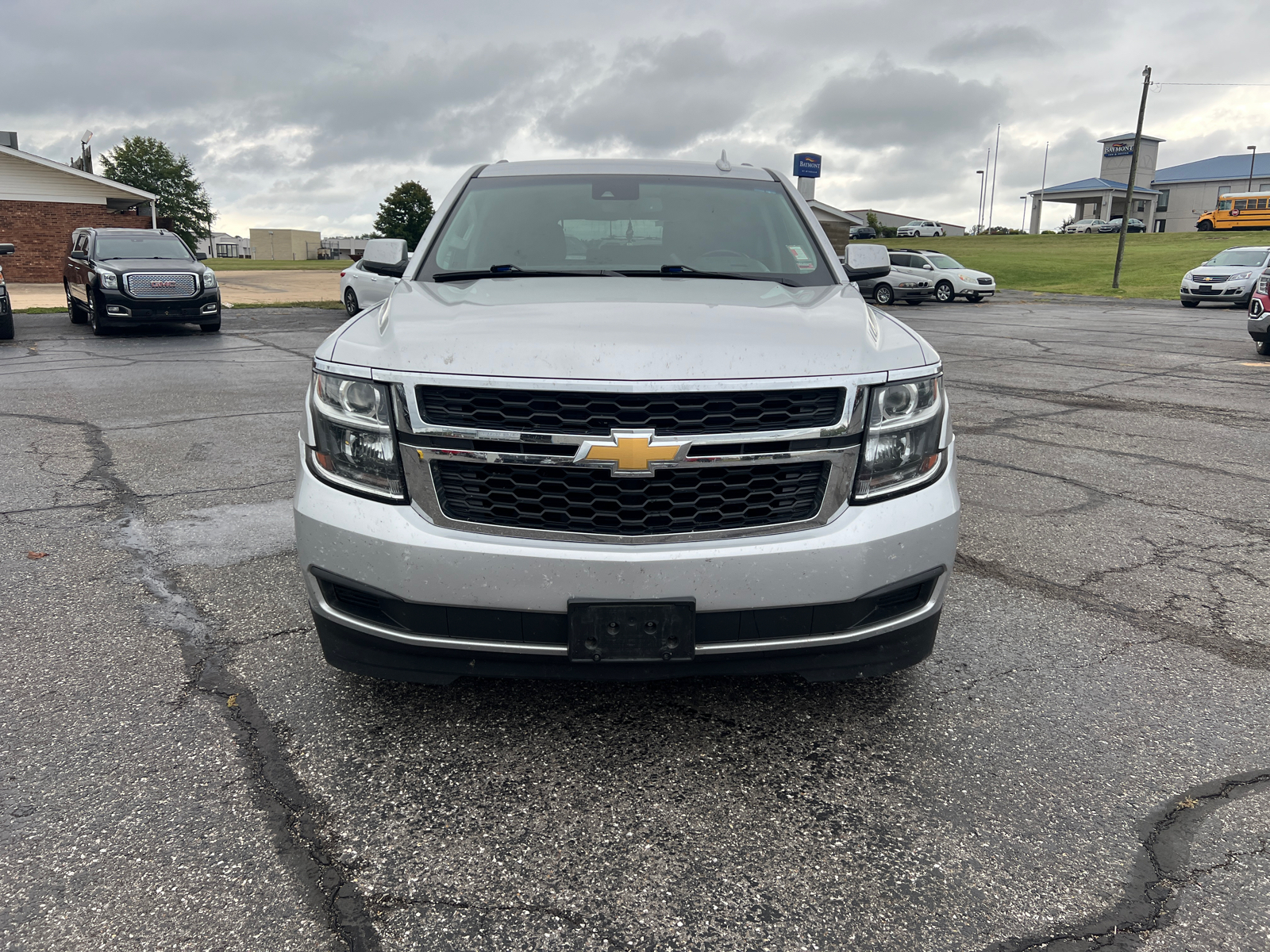 2020 Chevrolet Suburban LT 2