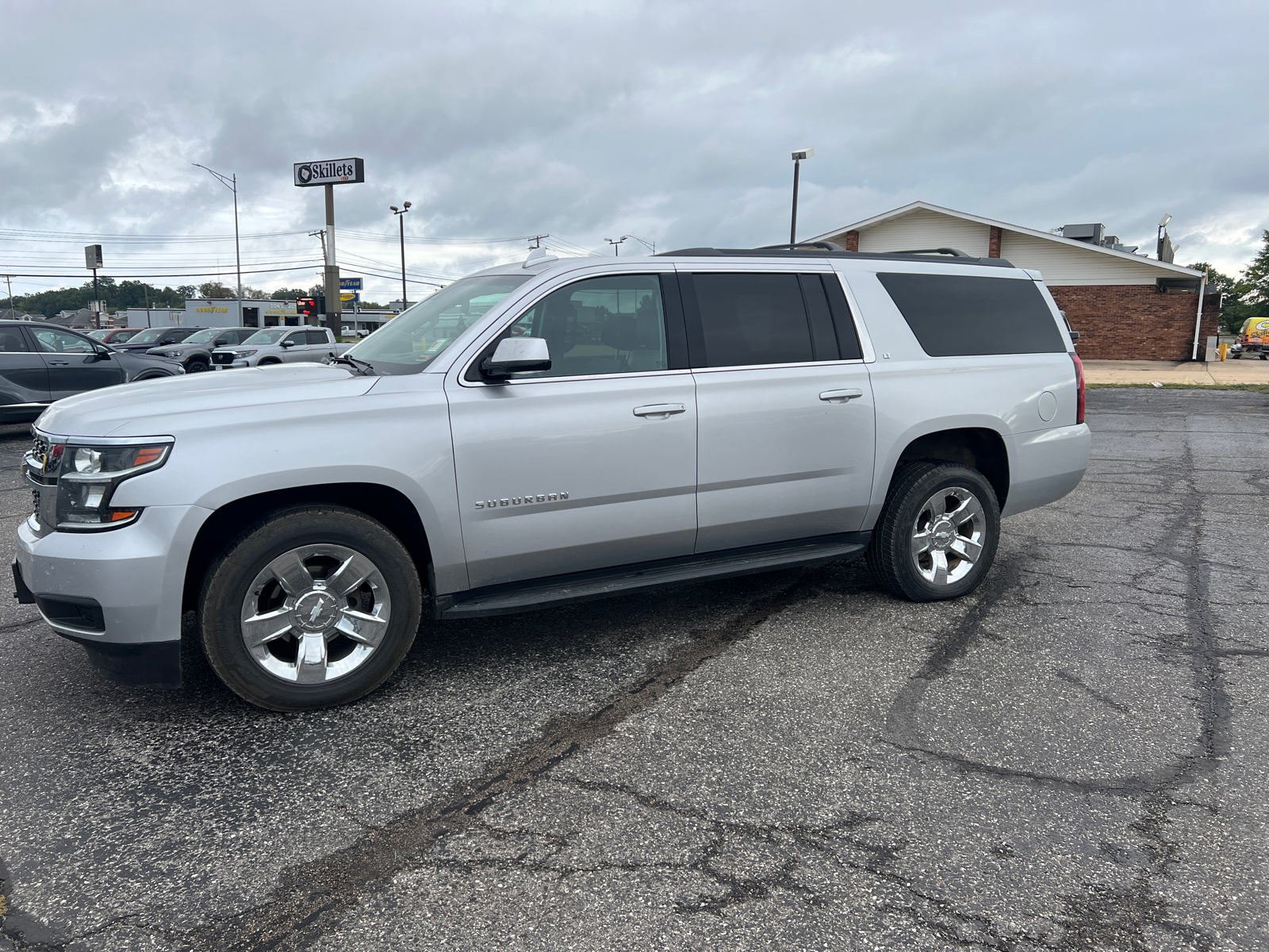 2020 Chevrolet Suburban LT 3