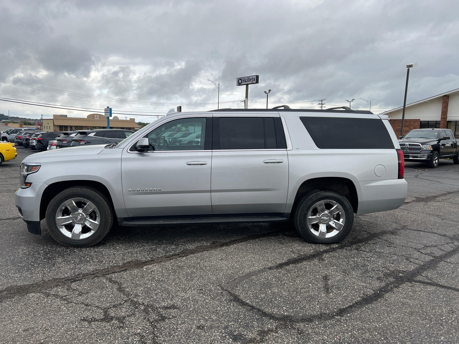 2020 Chevrolet Suburban LT 4