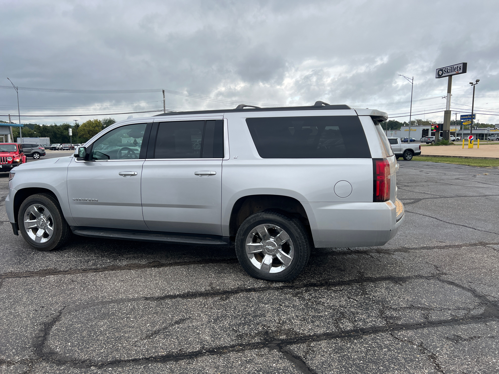 2020 Chevrolet Suburban LT 5