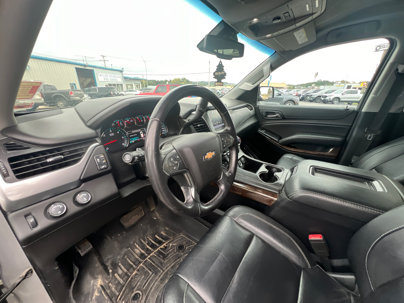 2020 Chevrolet Suburban LT 11