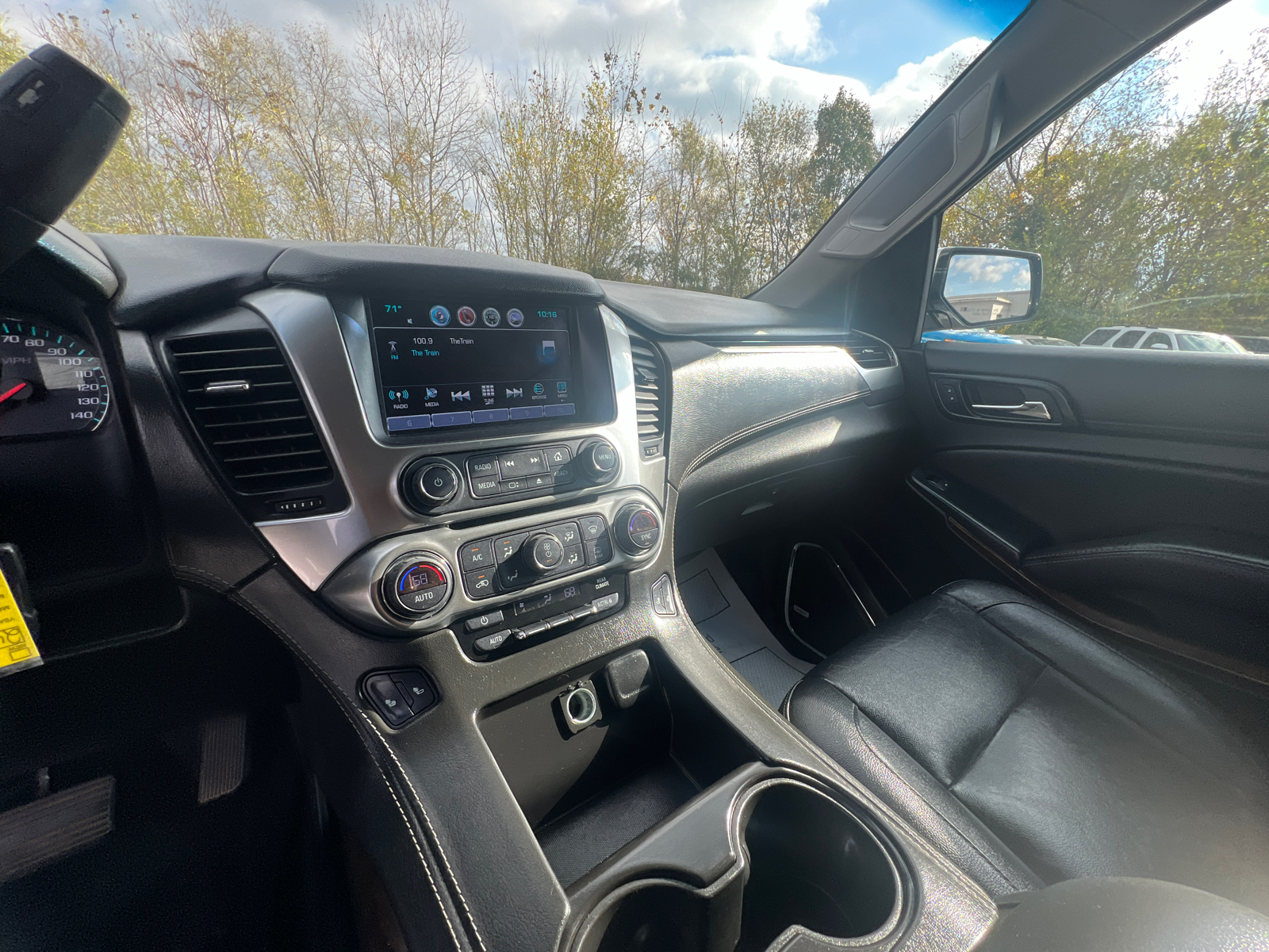 2020 Chevrolet Suburban LT 25