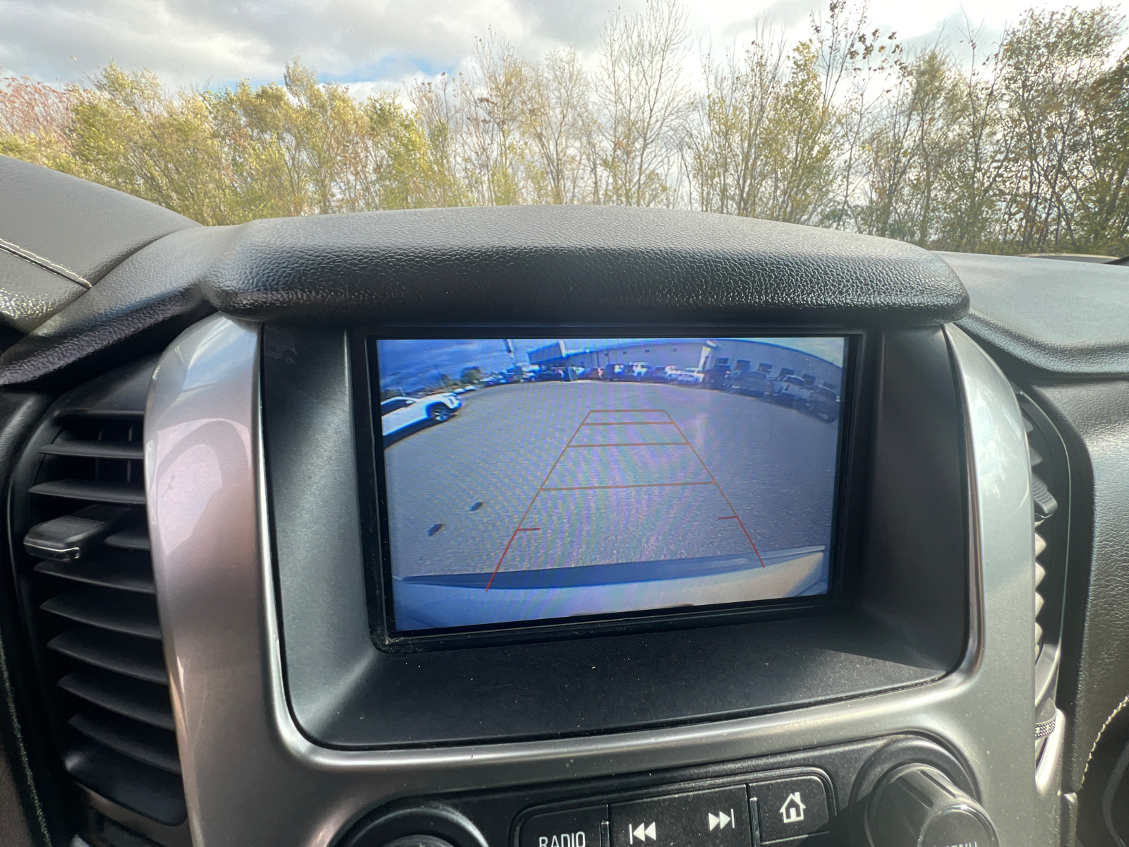 2020 Chevrolet Suburban LT 27