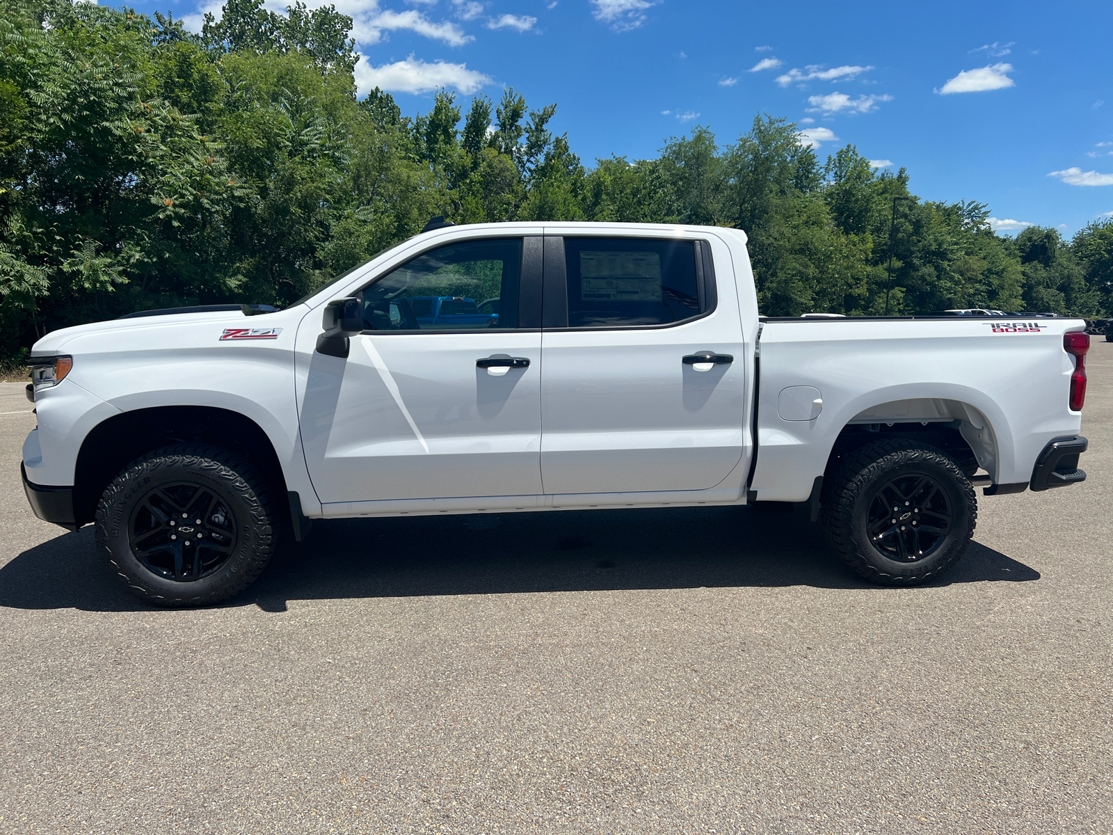 2024 Chevrolet Silverado 1500 LT Trail Boss 8