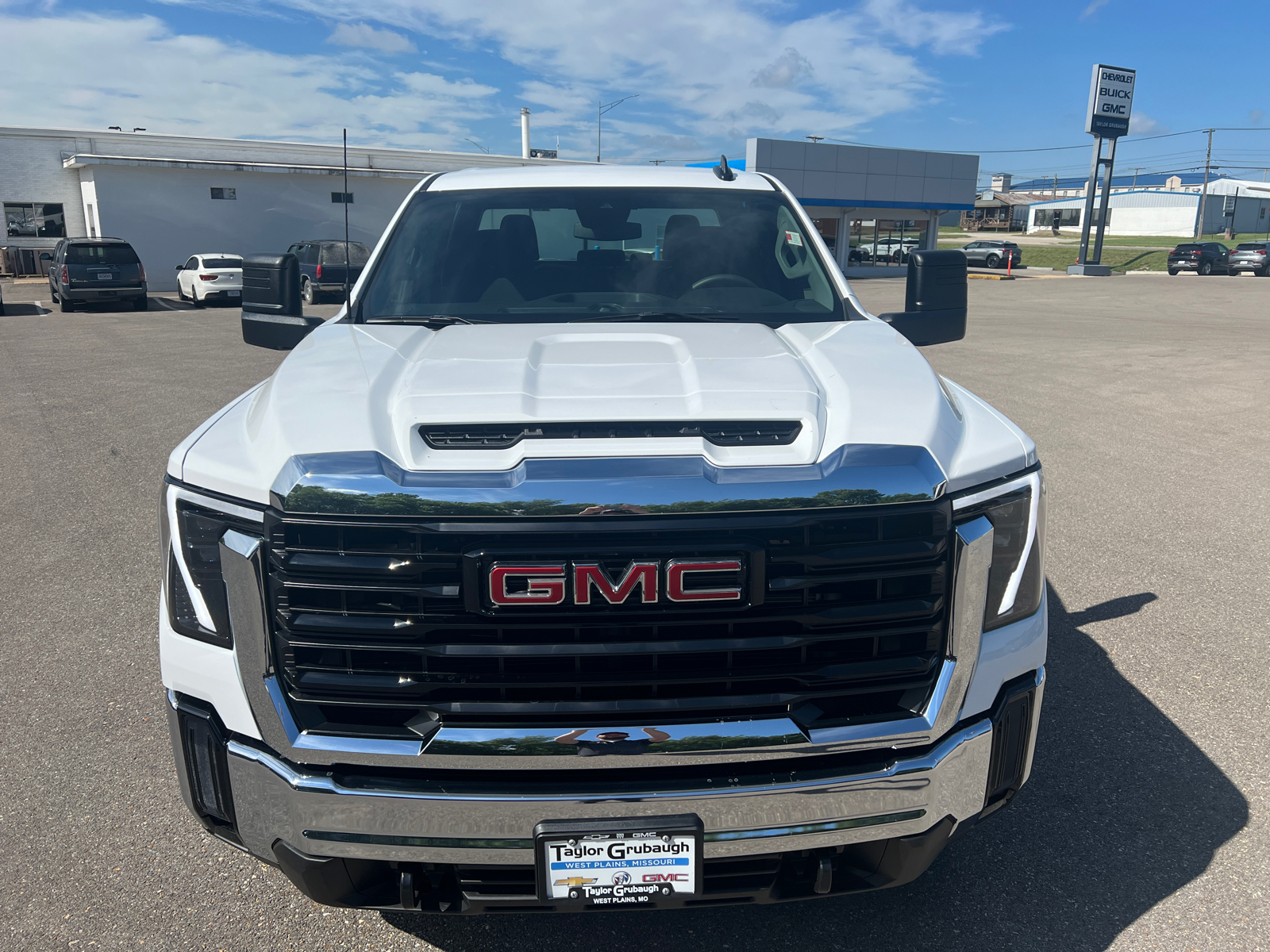 2024 GMC Sierra 3500HD Pro 4