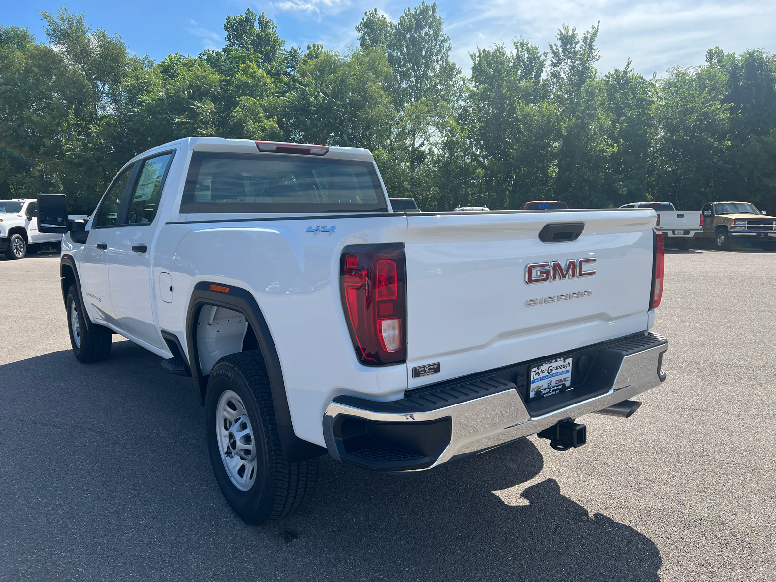 2024 GMC Sierra 3500HD Pro 10