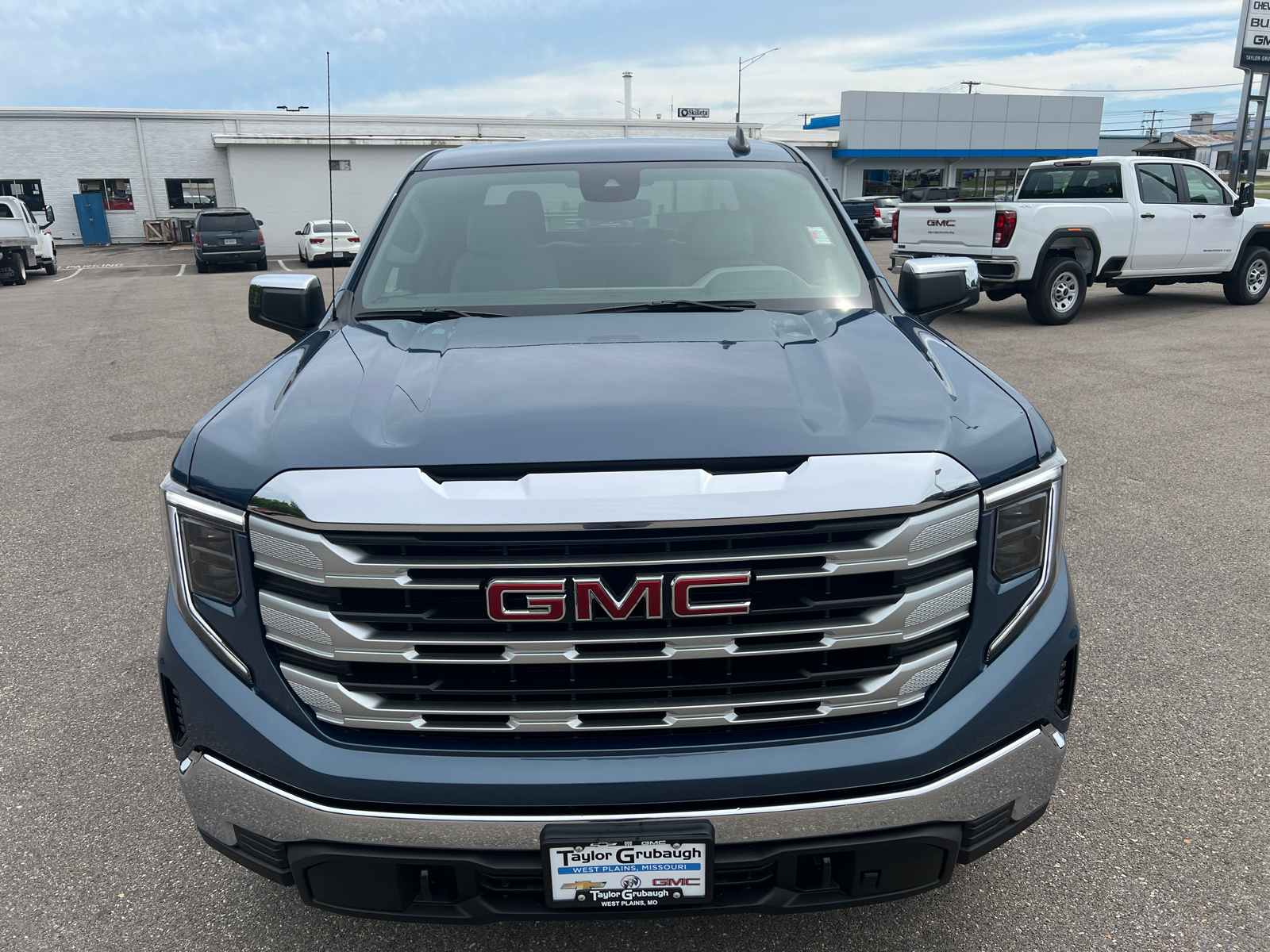 2024 GMC Sierra 1500 SLE 4