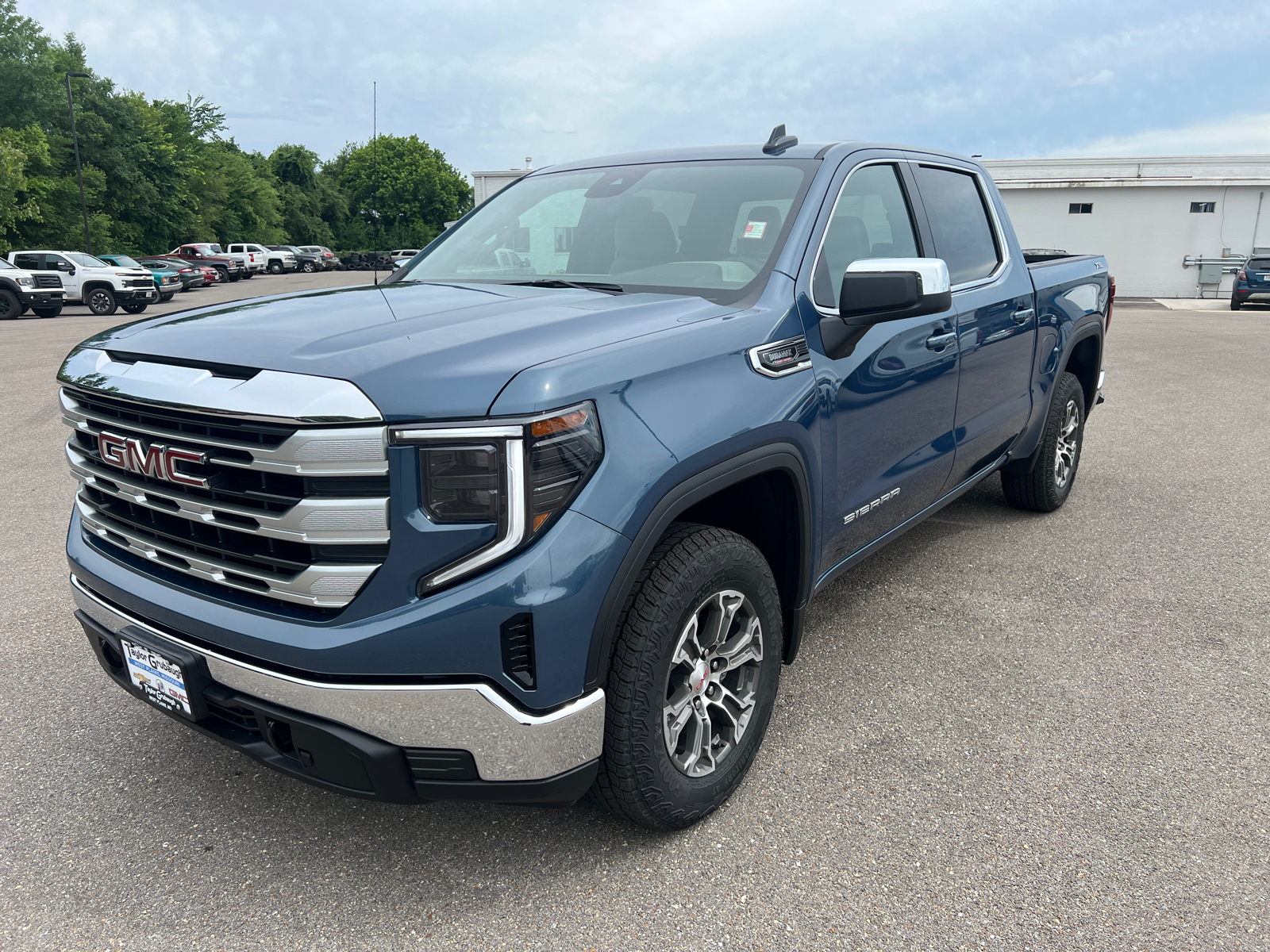 2024 GMC Sierra 1500 SLE 5