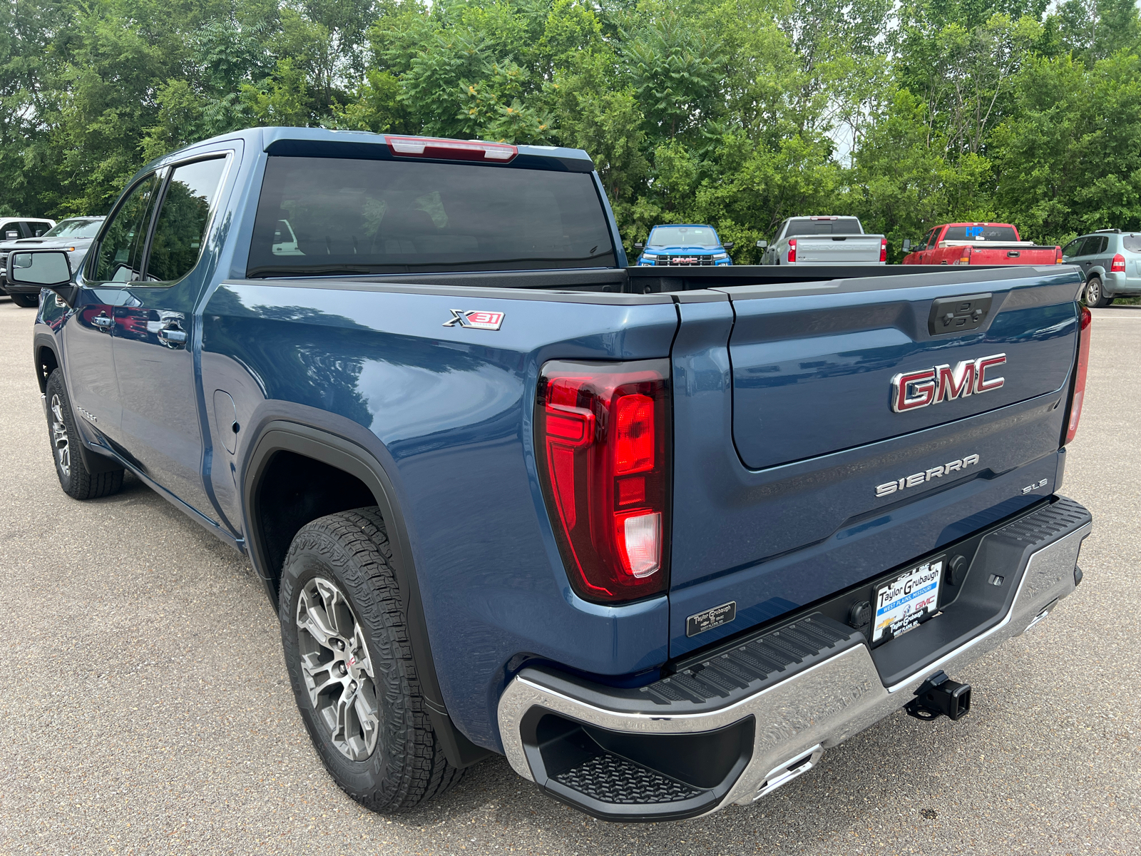 2024 GMC Sierra 1500 SLE 11