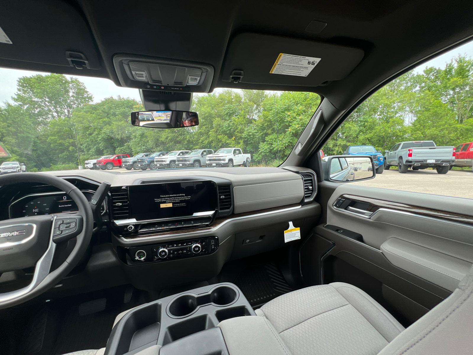 2024 GMC Sierra 1500 SLE 35