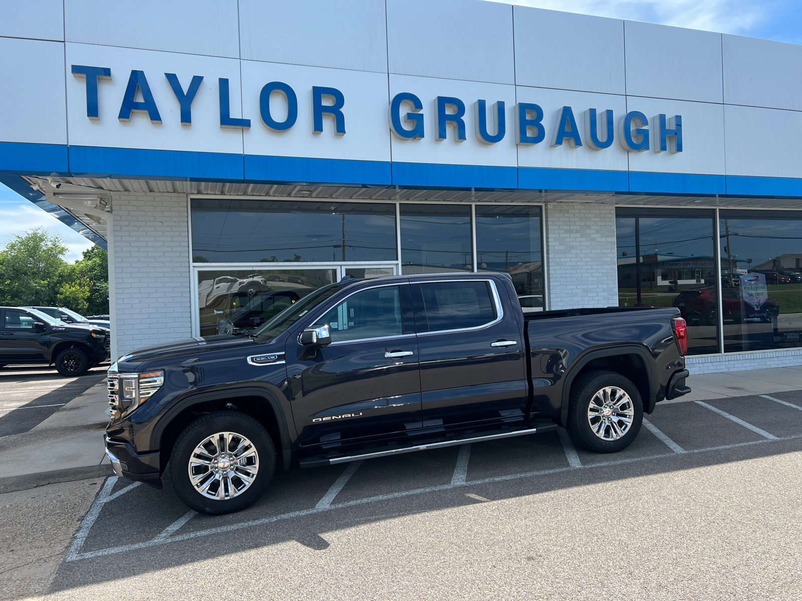 2024 GMC Sierra 1500 Denali 1