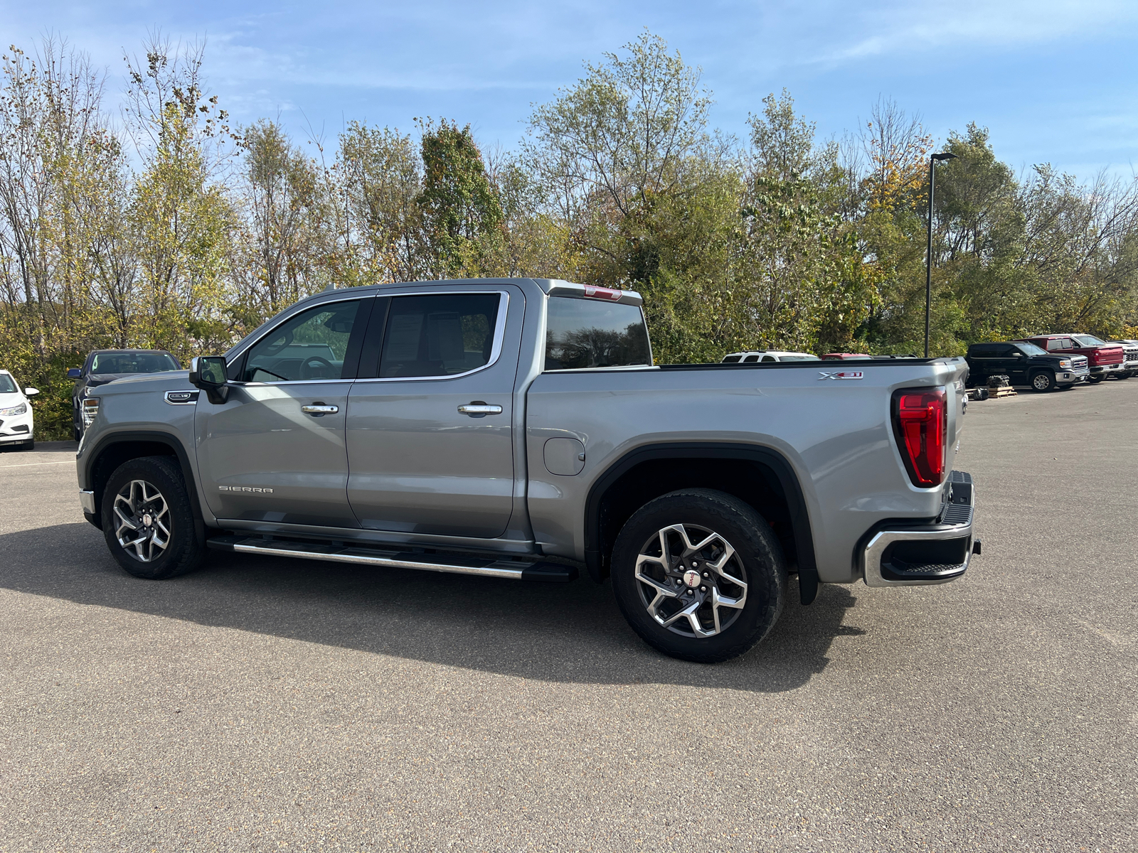 2023 GMC Sierra 1500 SLT 9