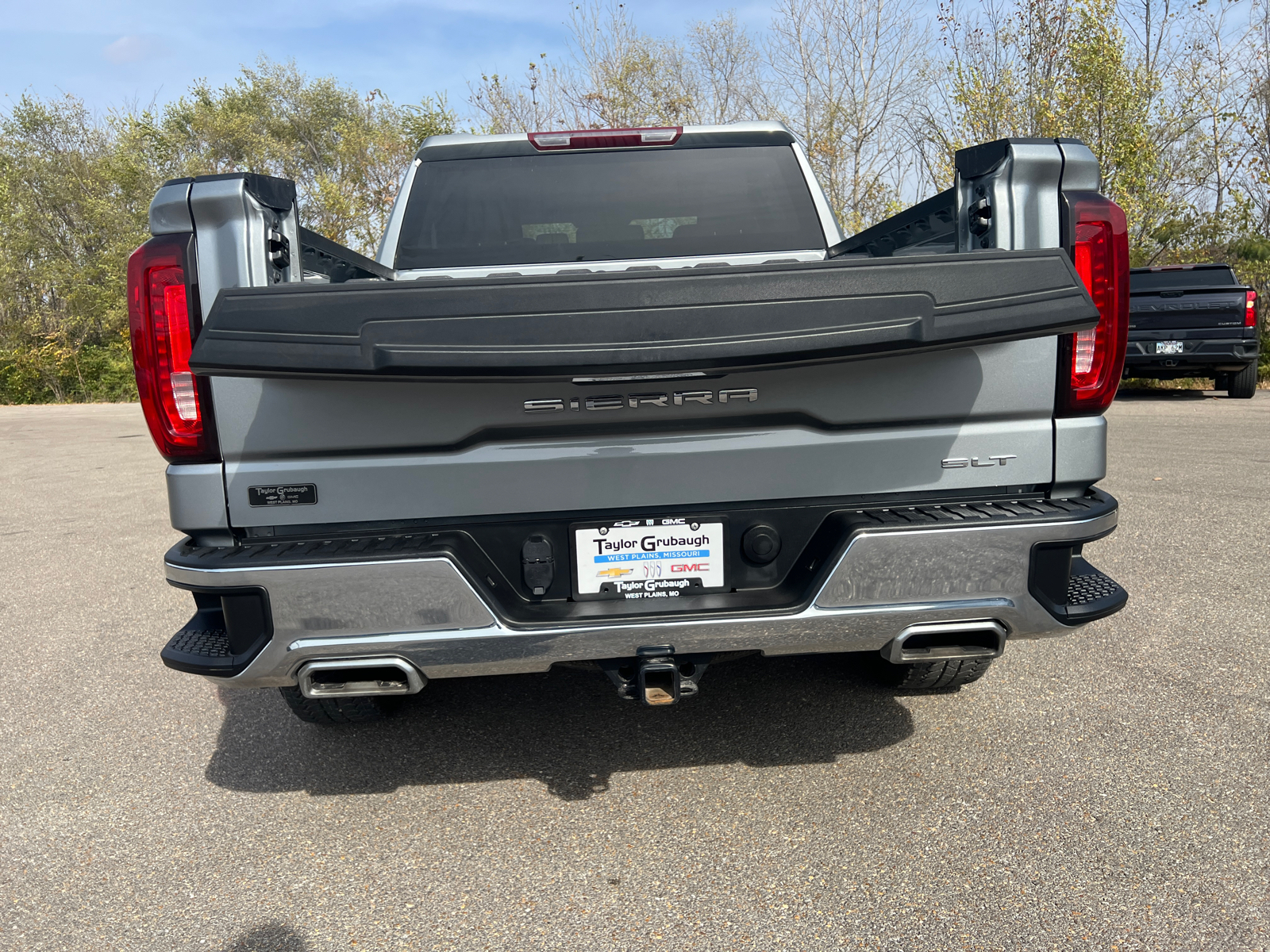 2023 GMC Sierra 1500 SLT 12