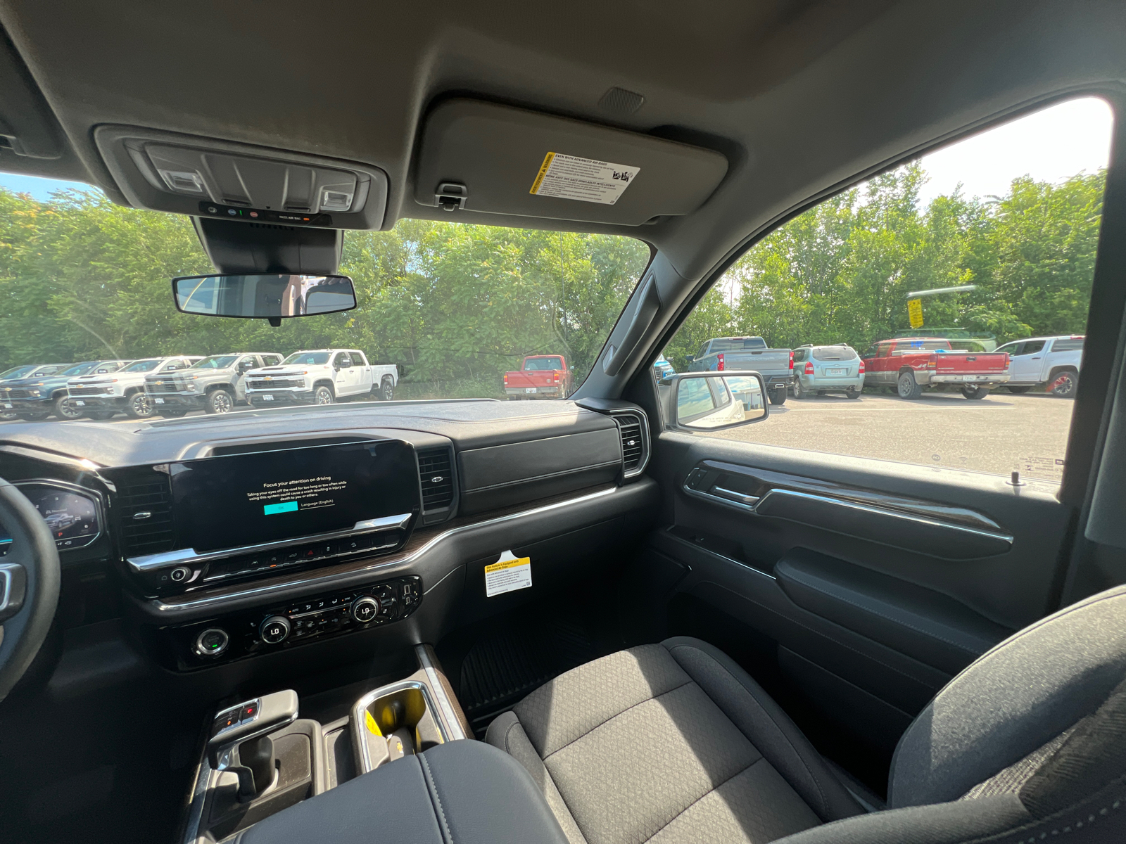 2024 Chevrolet Silverado 1500 RST 32