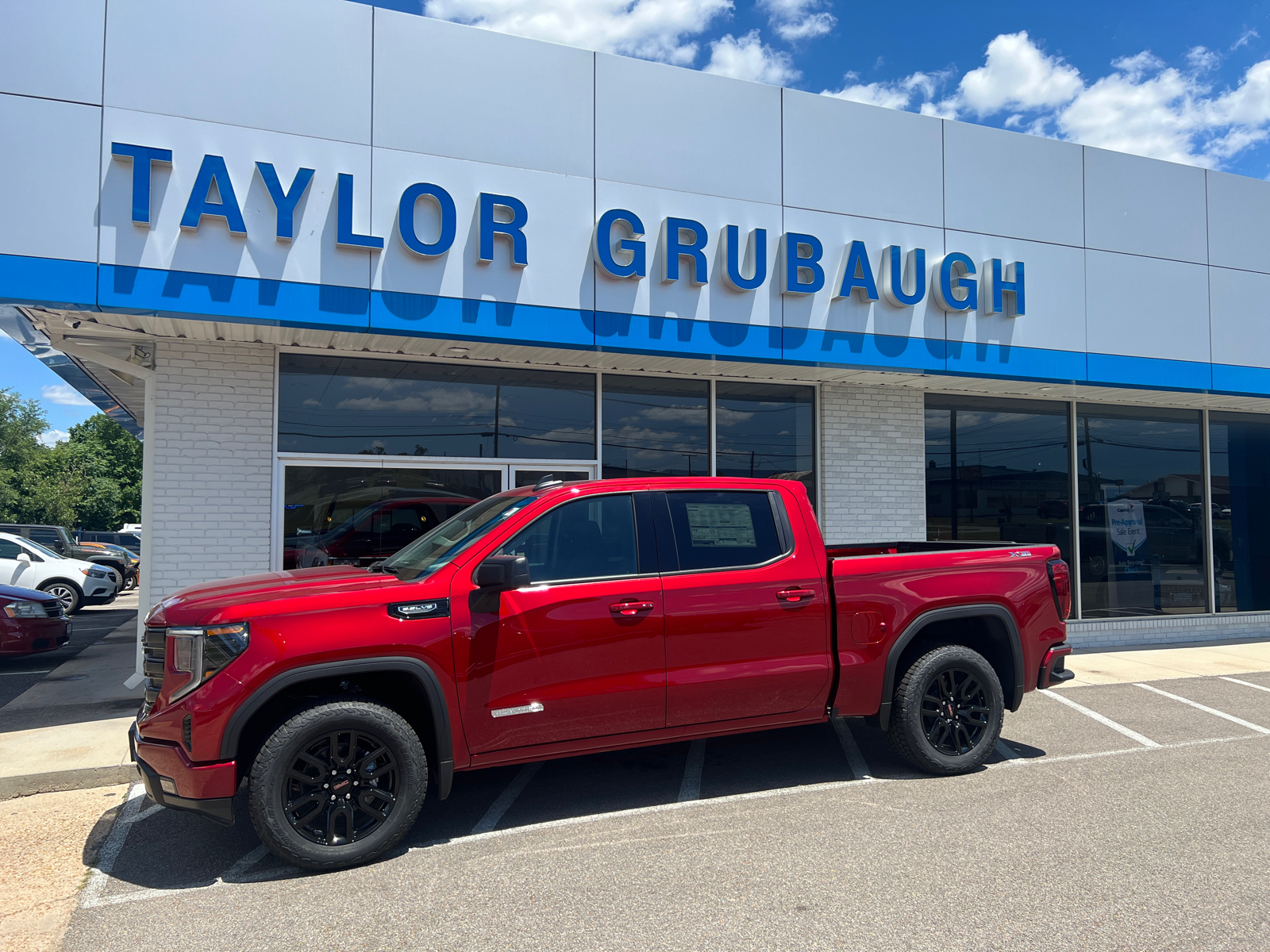 2024 GMC Sierra 1500 Elevation 1