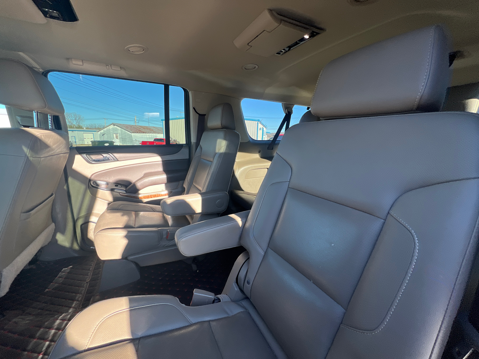 2020 Chevrolet Suburban Premier 17