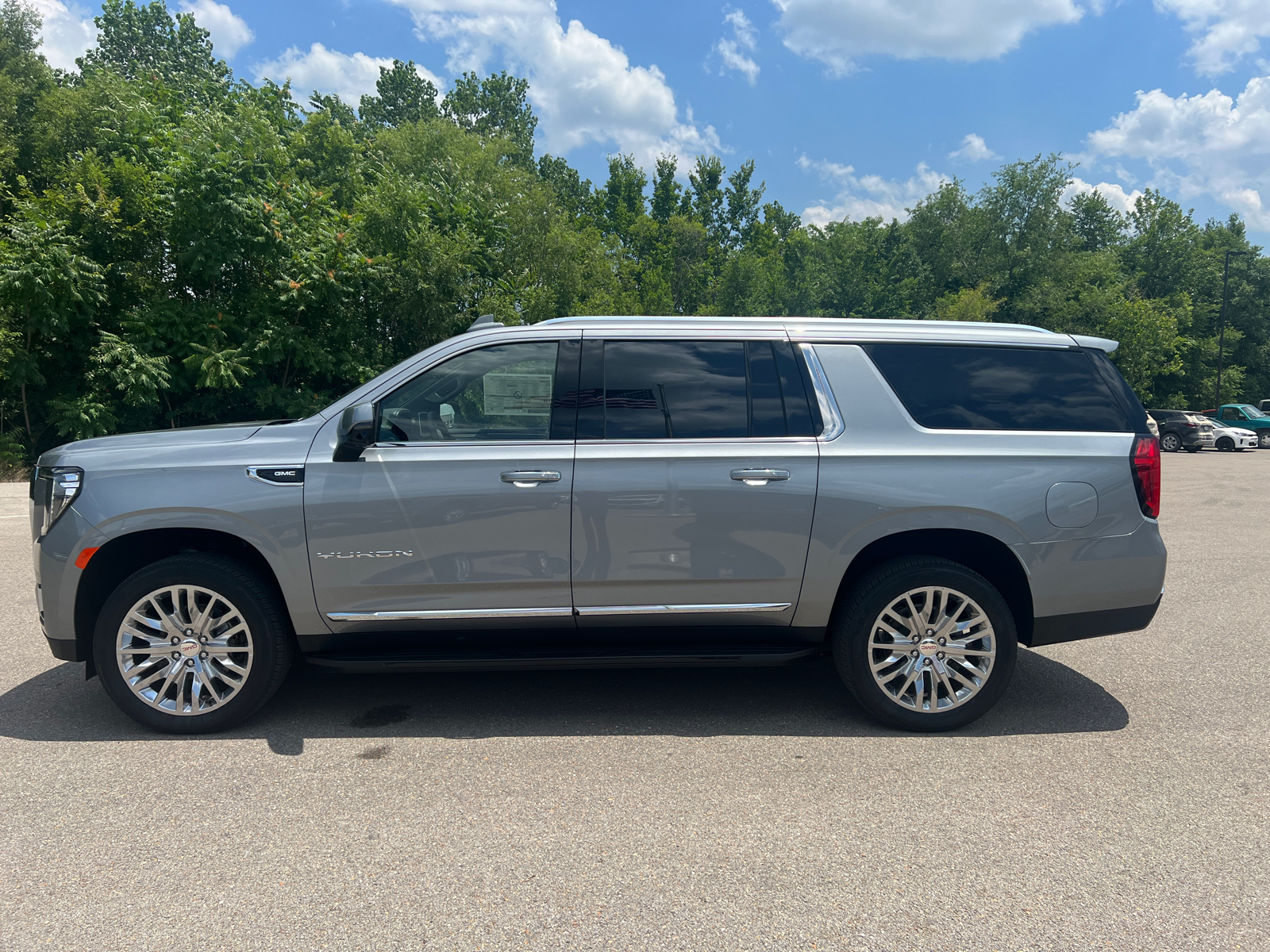 2024 GMC Yukon XL SLT 9