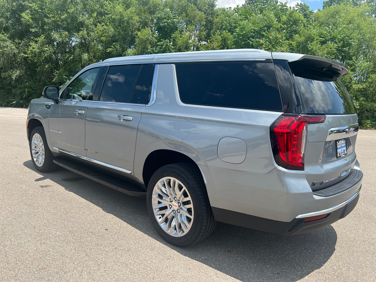 2024 GMC Yukon XL SLT 11