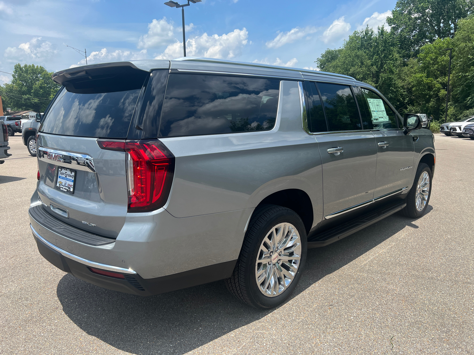 2024 GMC Yukon XL SLT 16