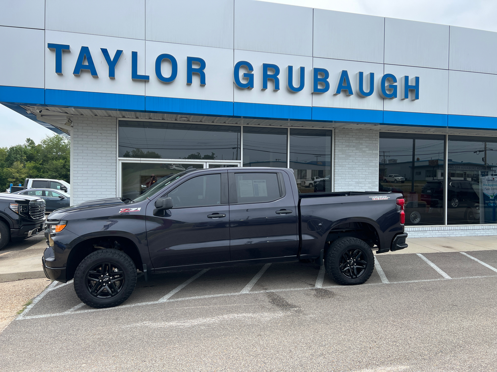 2022 Chevrolet Silverado 1500 Custom Trail Boss 1