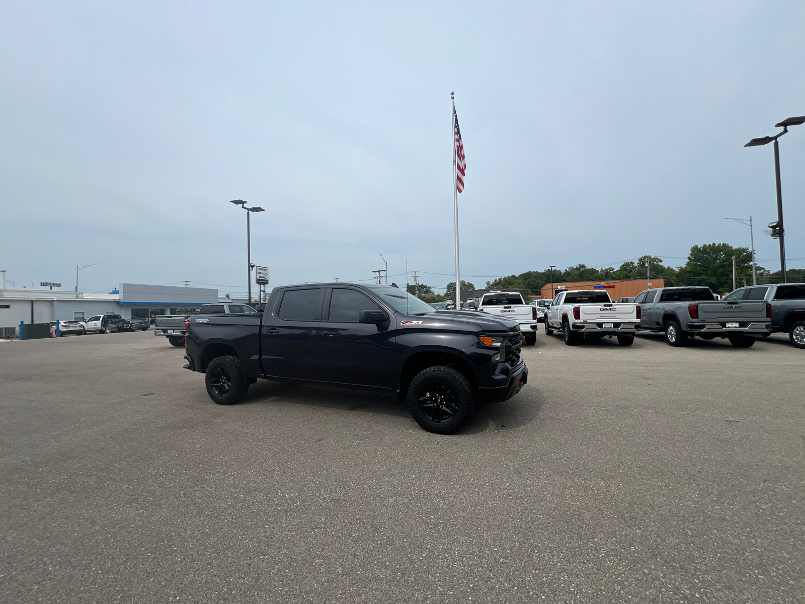 2022 Chevrolet Silverado 1500 Custom Trail Boss 2