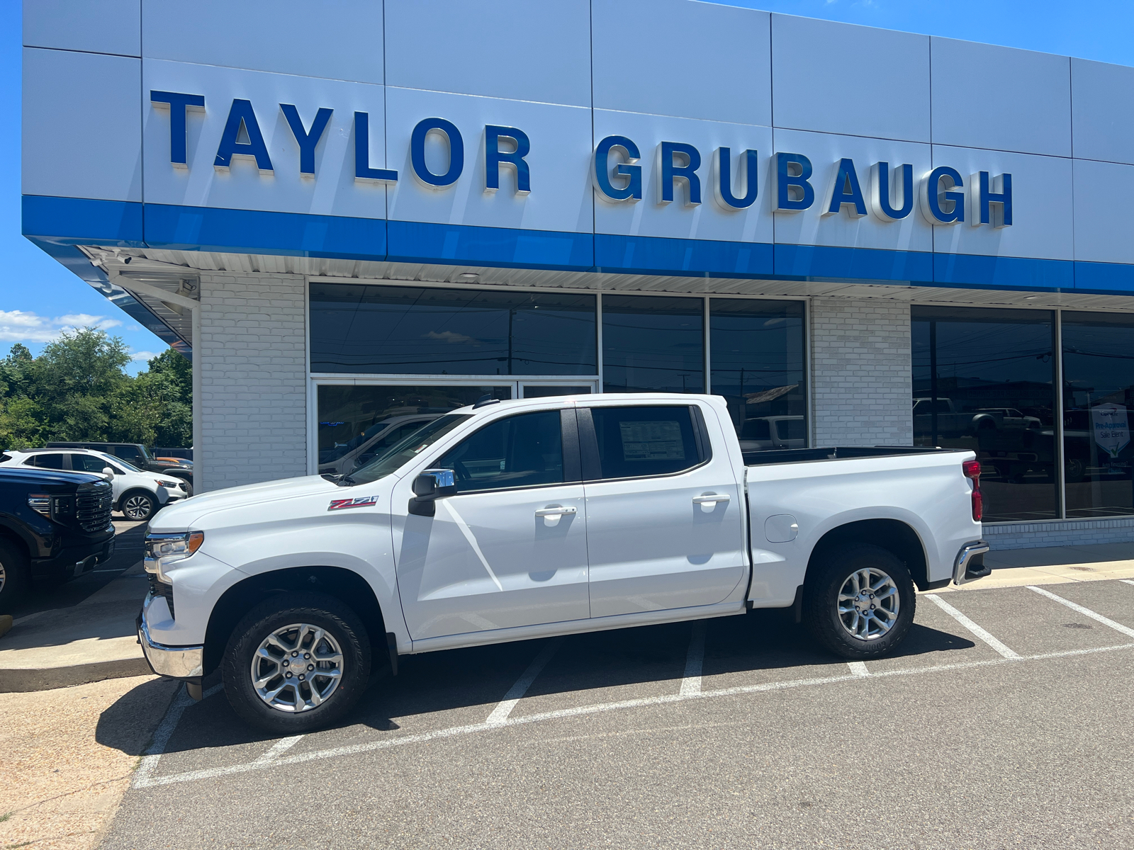 2024 Chevrolet Silverado 1500 LT 1