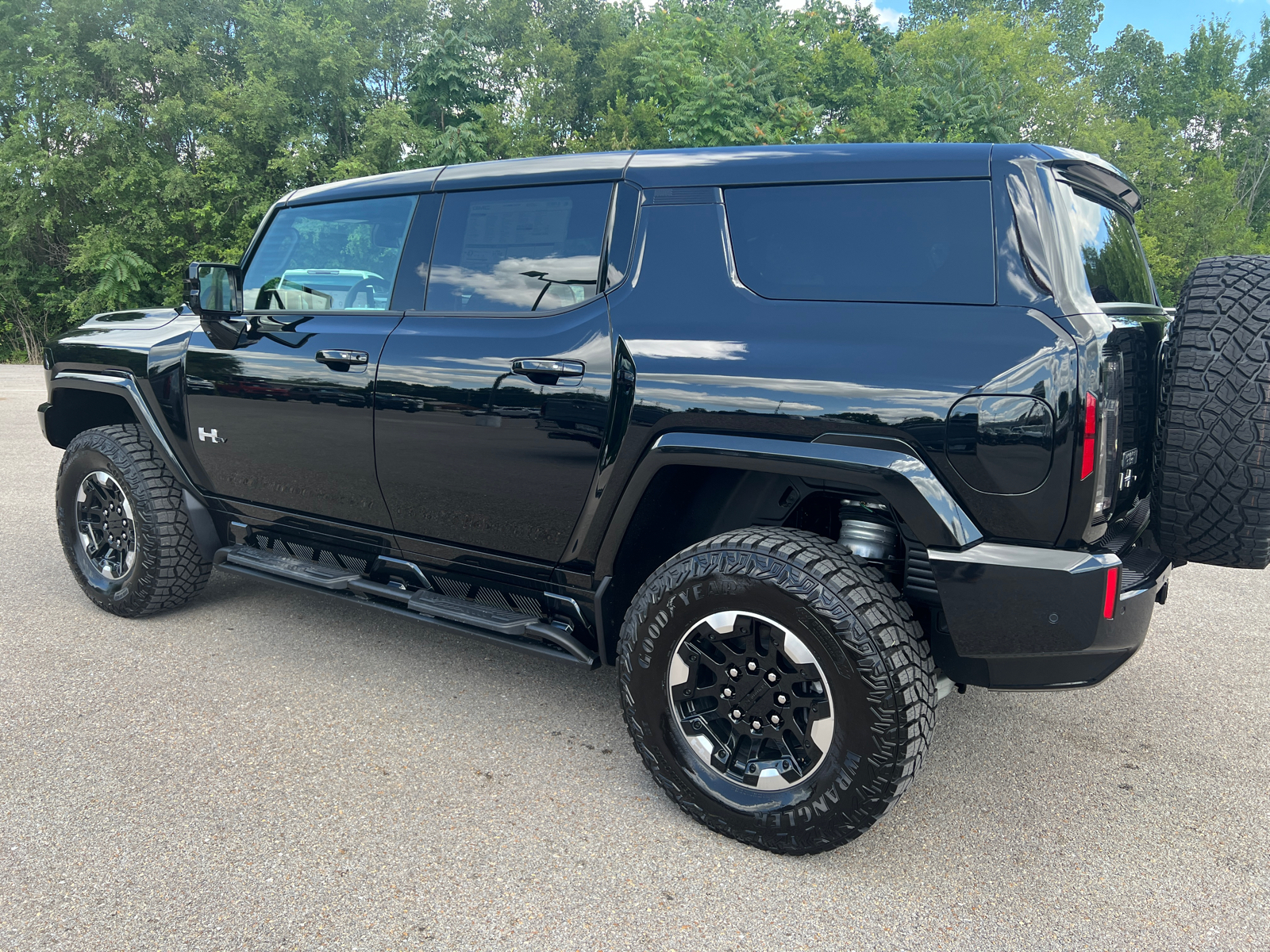 2024 GMC HUMMER EV SUV 2X 10