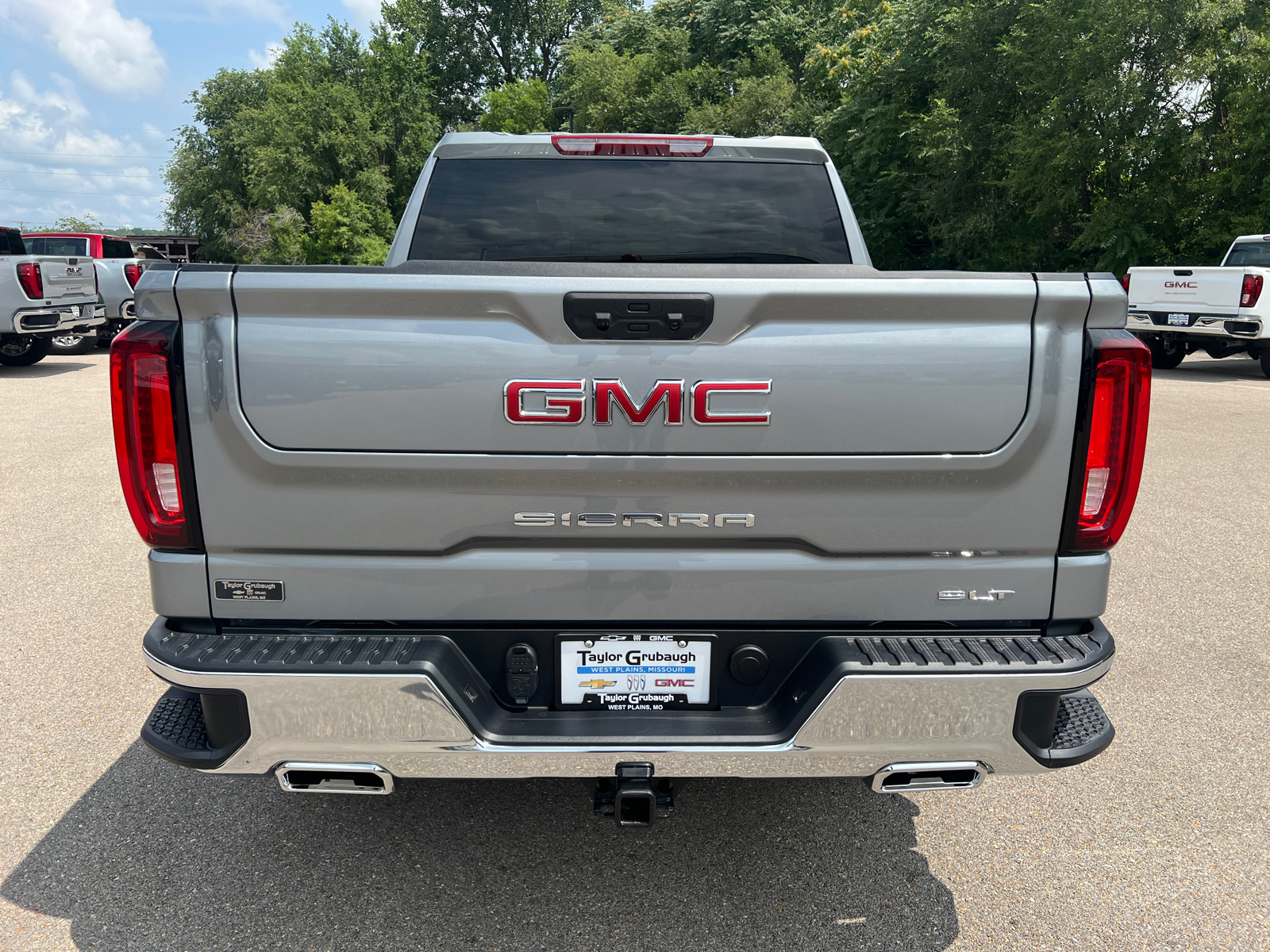 2024 GMC Sierra 1500 SLT 12