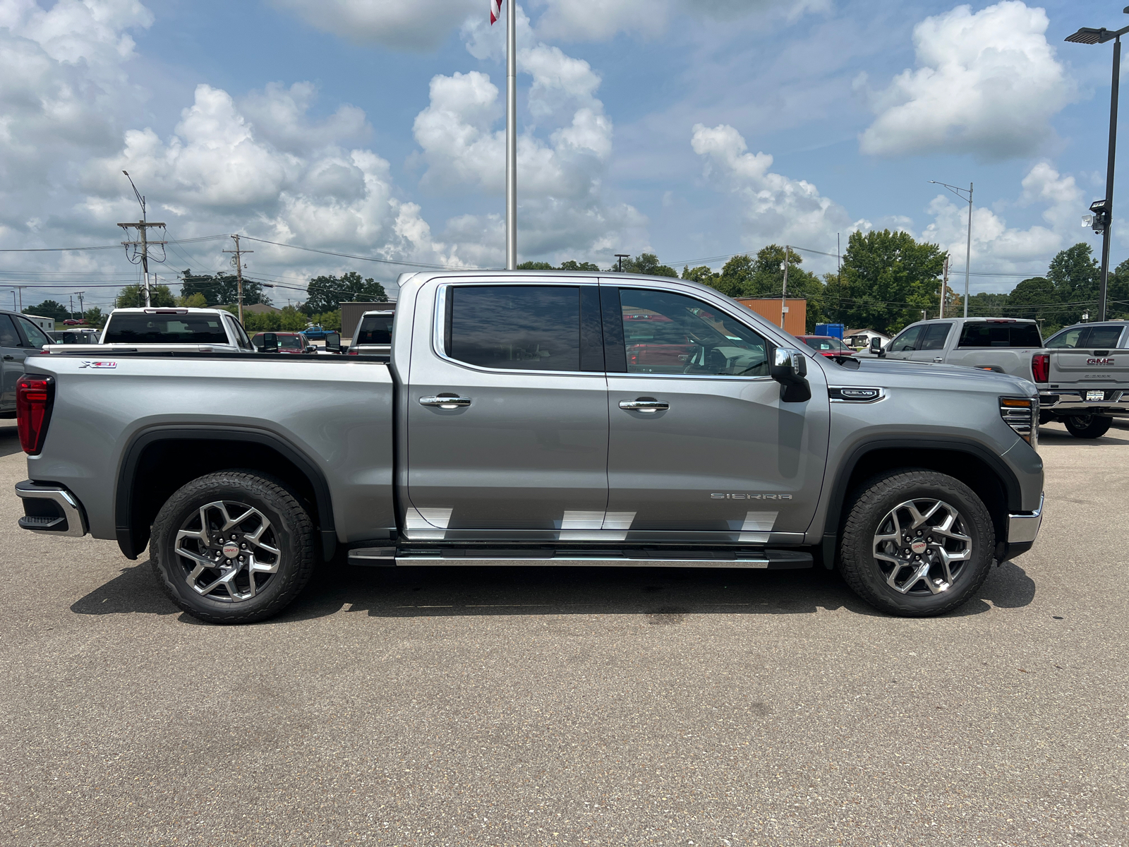 2024 GMC Sierra 1500 SLT 18