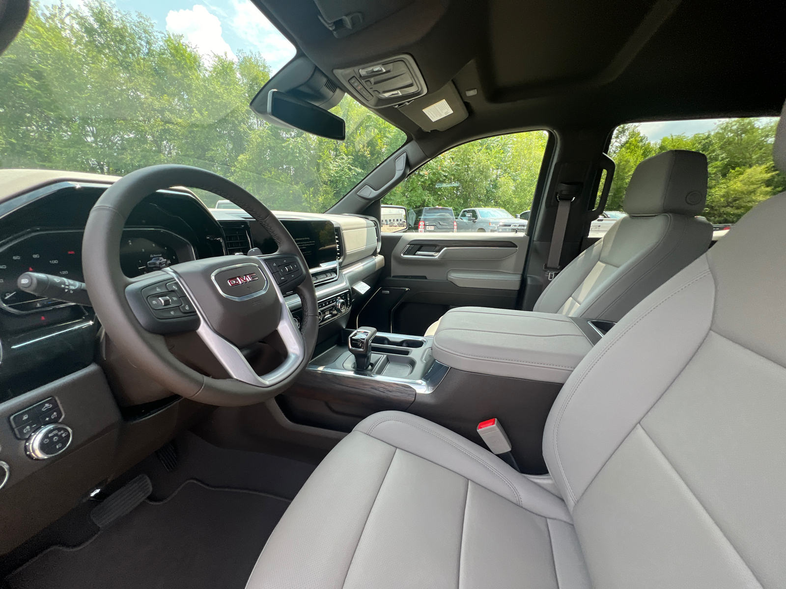 2024 GMC Sierra 1500 SLT 19