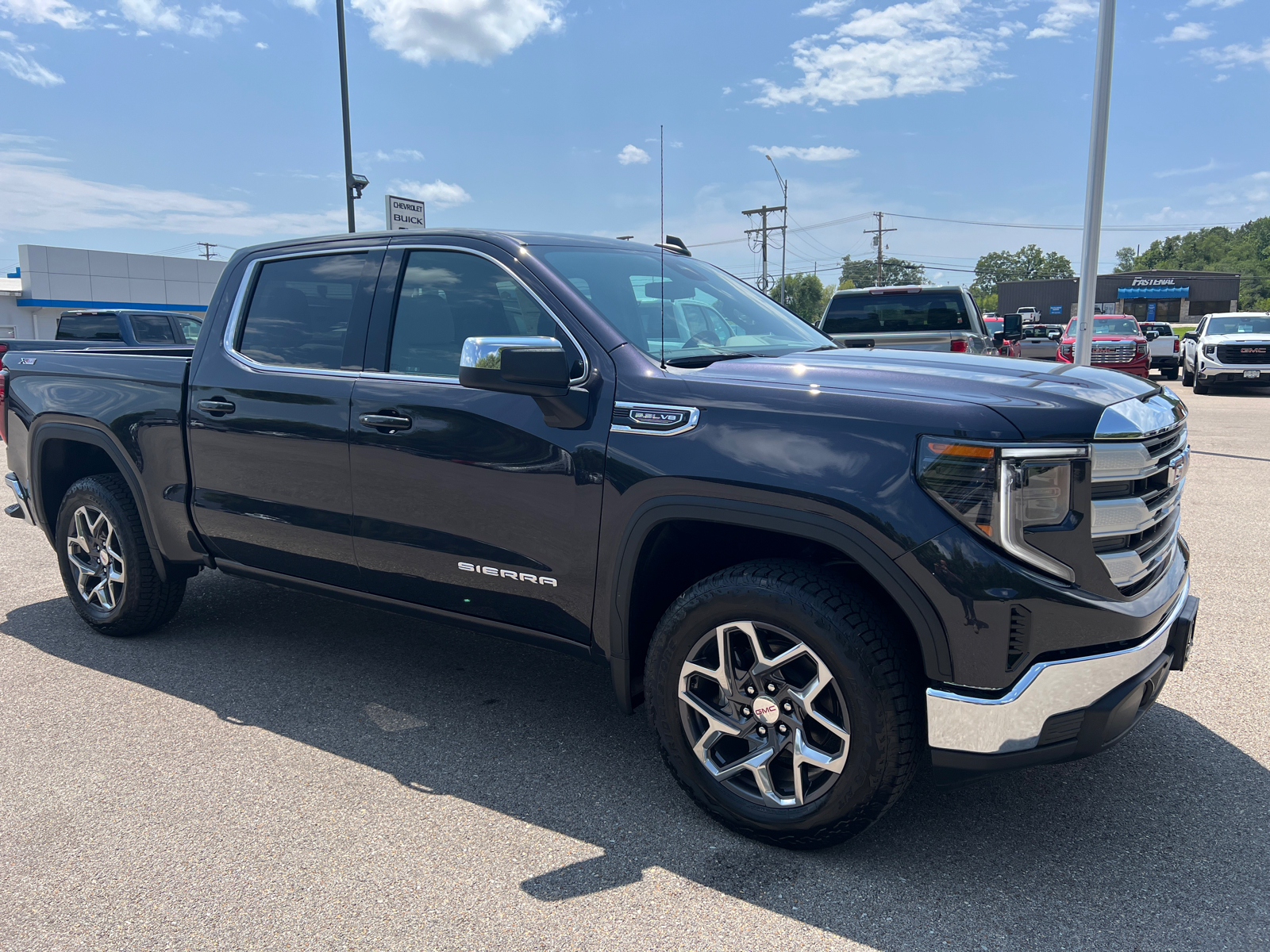 2024 GMC Sierra 1500 SLE 3