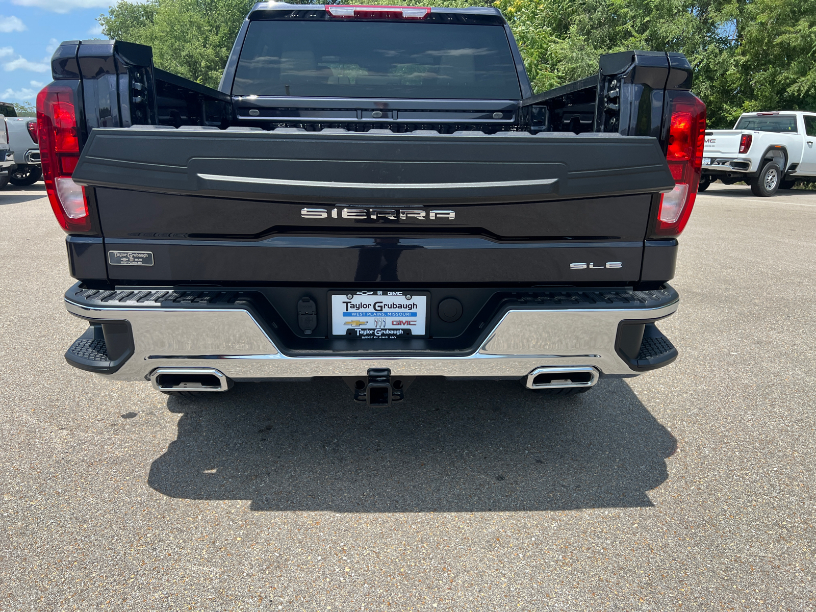 2024 GMC Sierra 1500 SLE 11