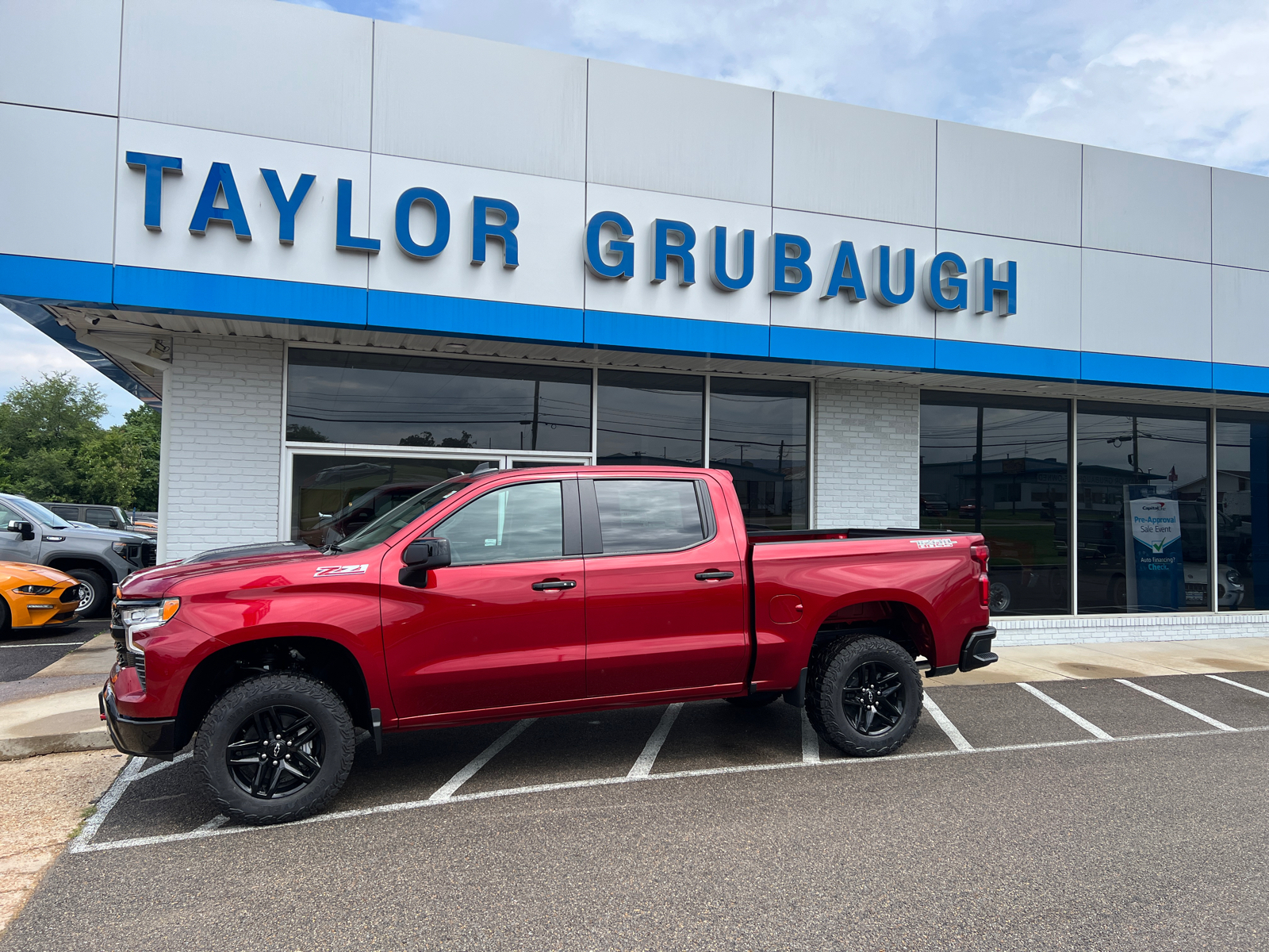 2024 Chevrolet Silverado 1500 LT Trail Boss 1