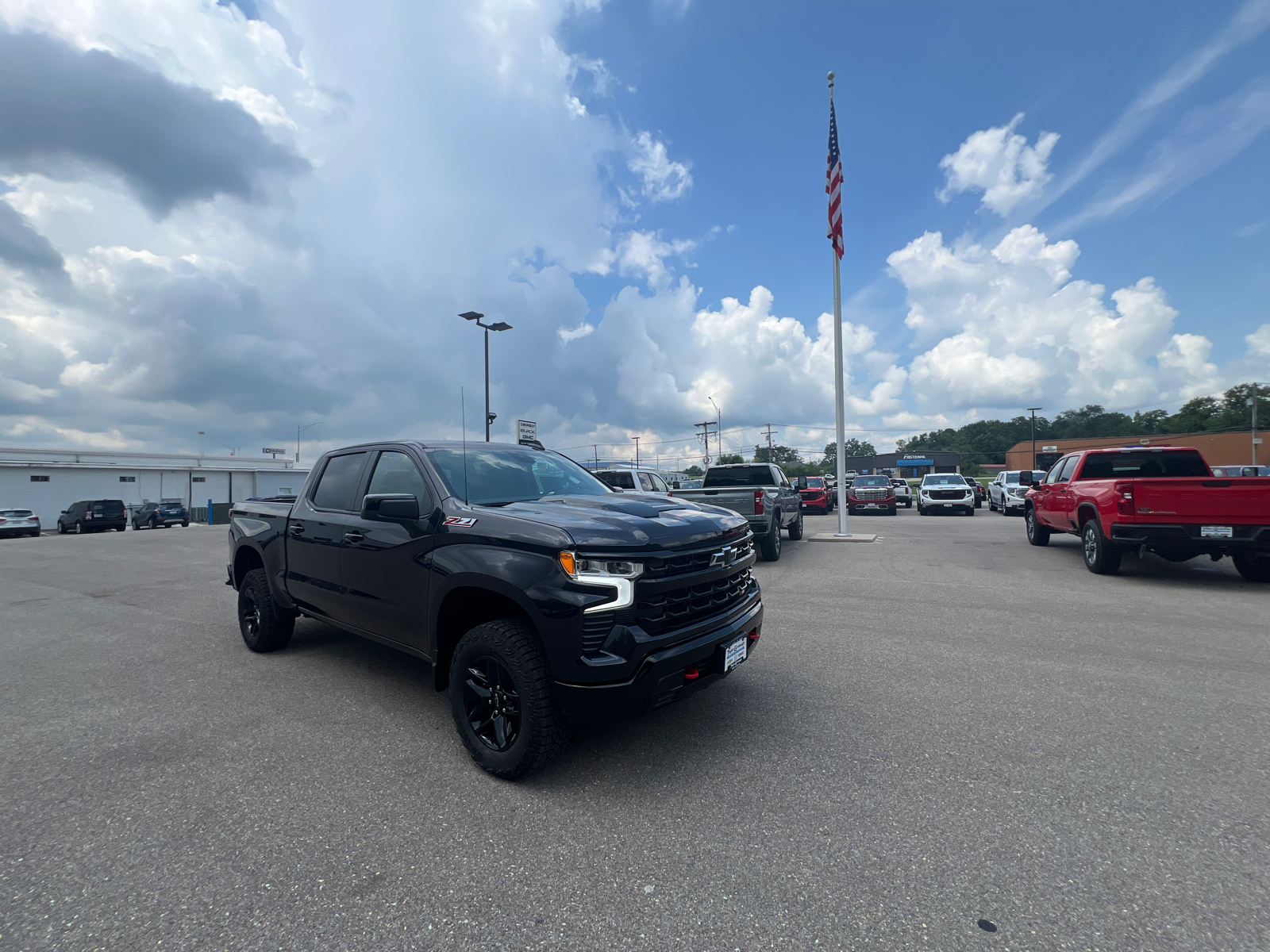 2024 Chevrolet Silverado 1500 LT Trail Boss 2