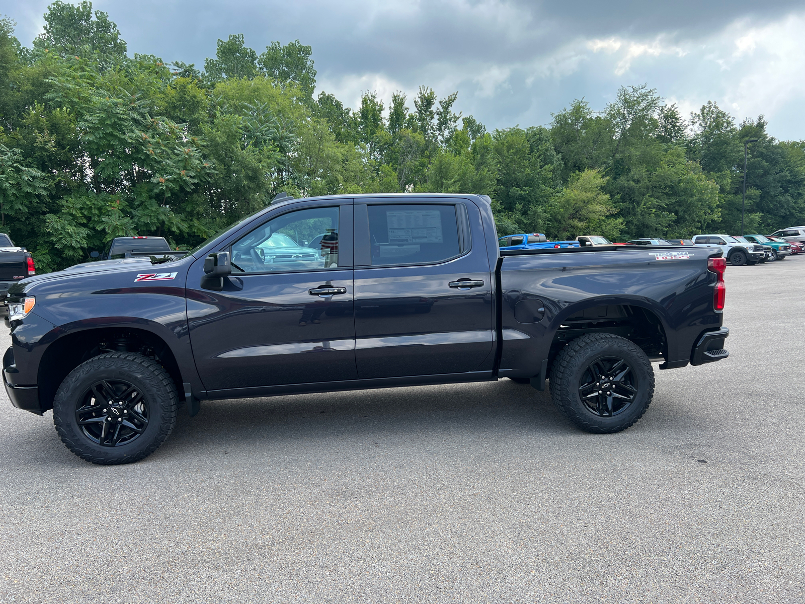 2024 Chevrolet Silverado 1500 LT Trail Boss 8