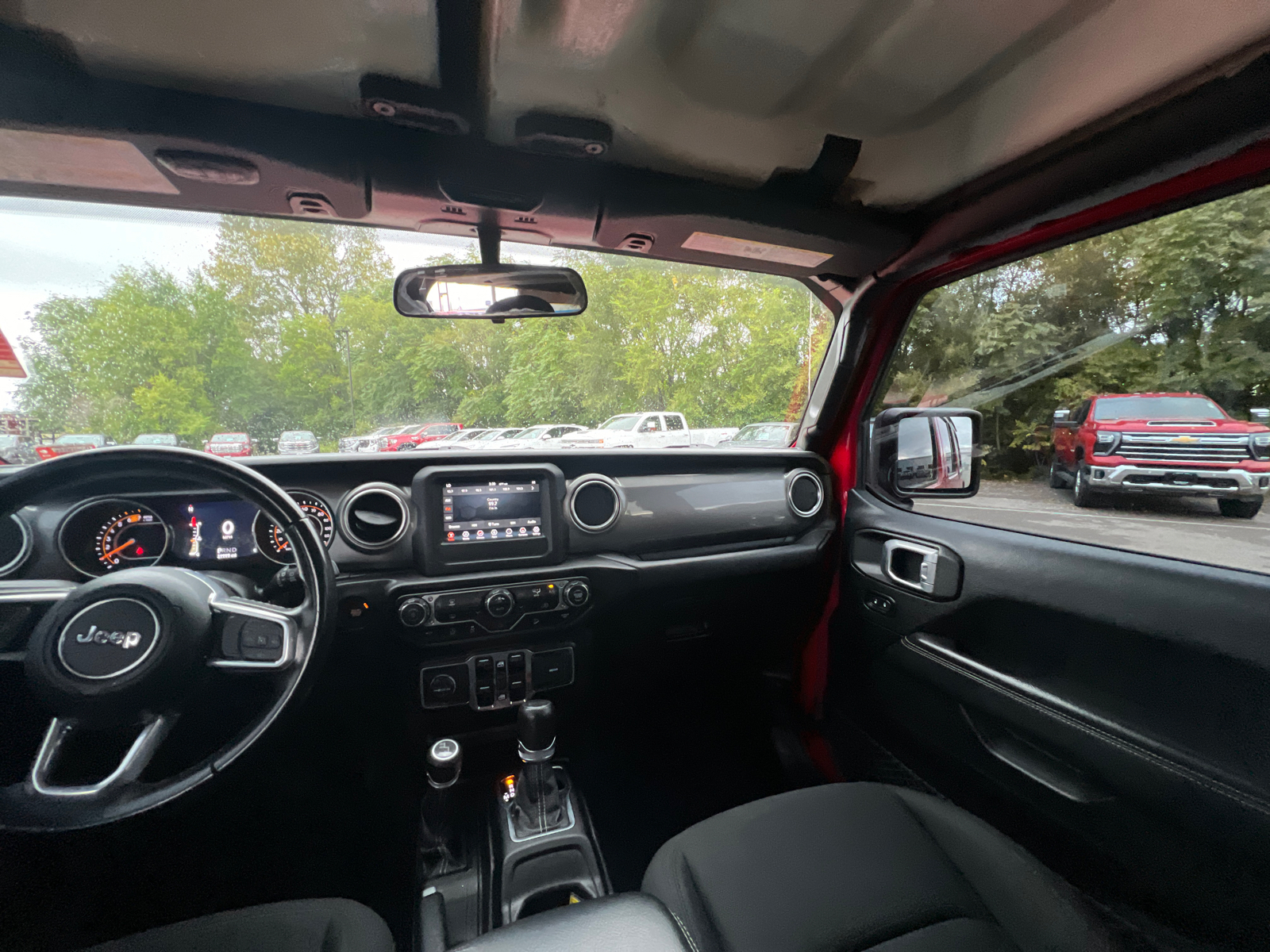 2020 Jeep Wrangler Unlimited Sahara 34