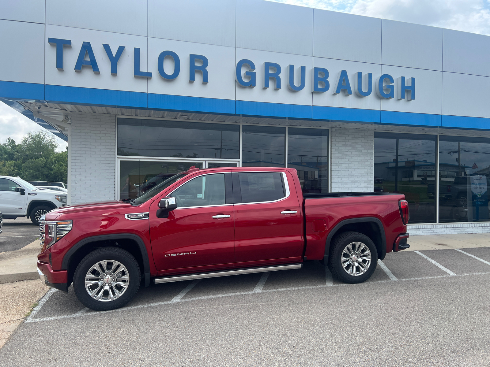 2024 GMC Sierra 1500 Denali 1