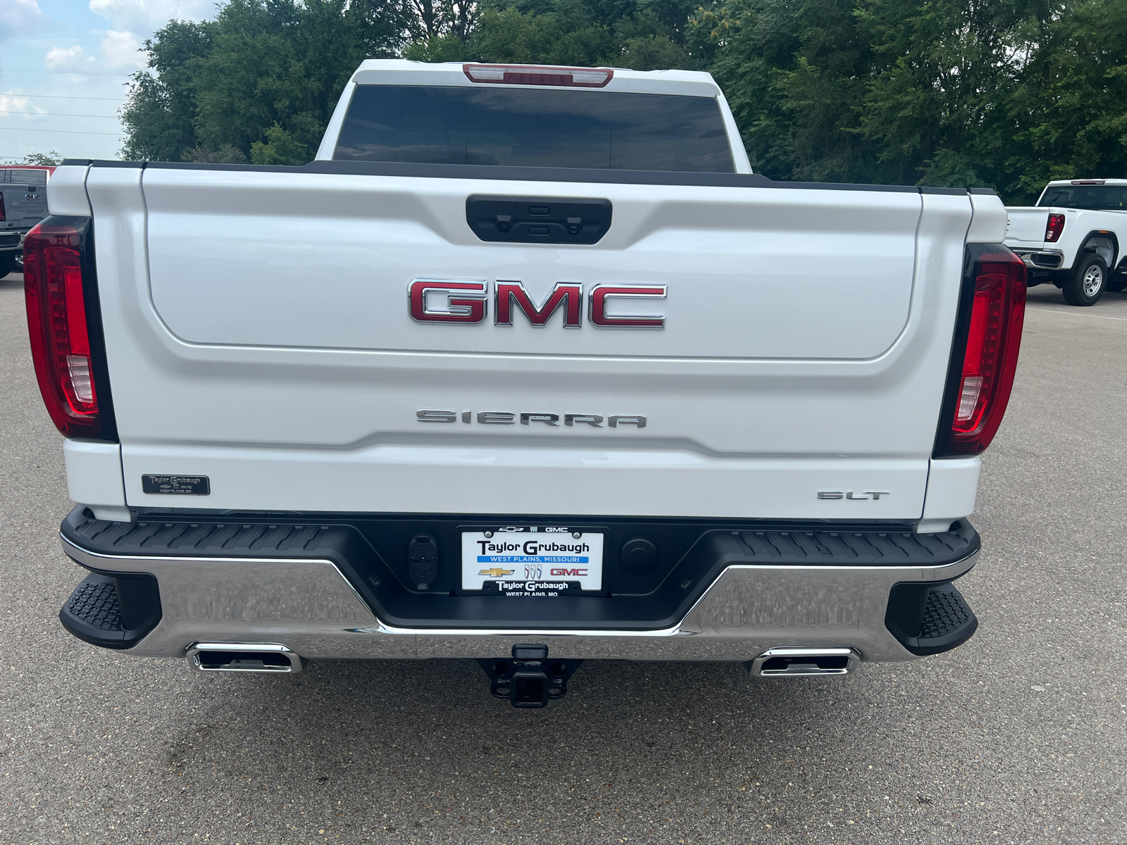 2024 GMC Sierra 1500 SLT 11