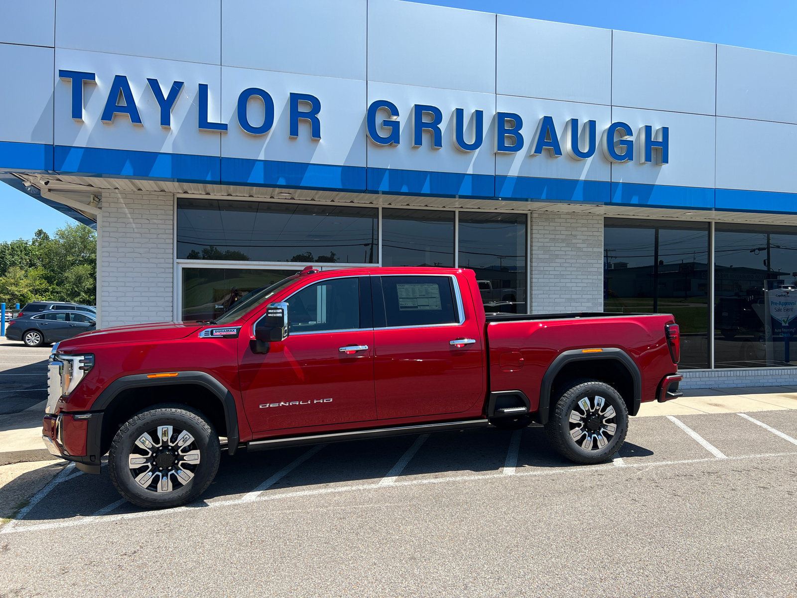 2024 GMC Sierra 2500HD Denali 1