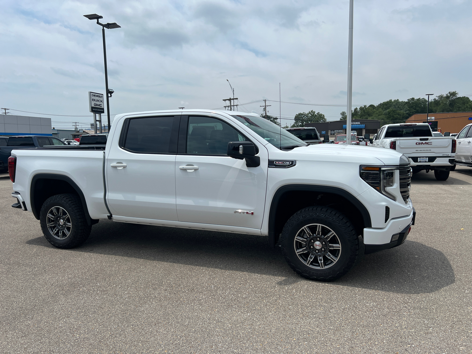 2024 GMC Sierra 1500 AT4 3