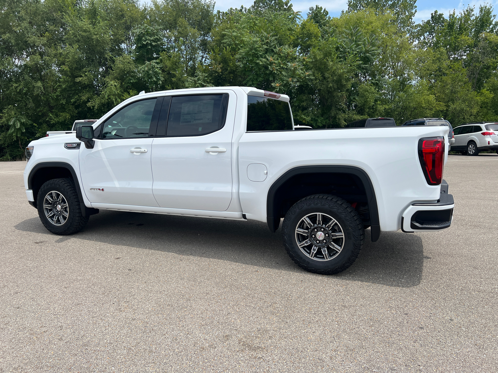 2024 GMC Sierra 1500 AT4 11