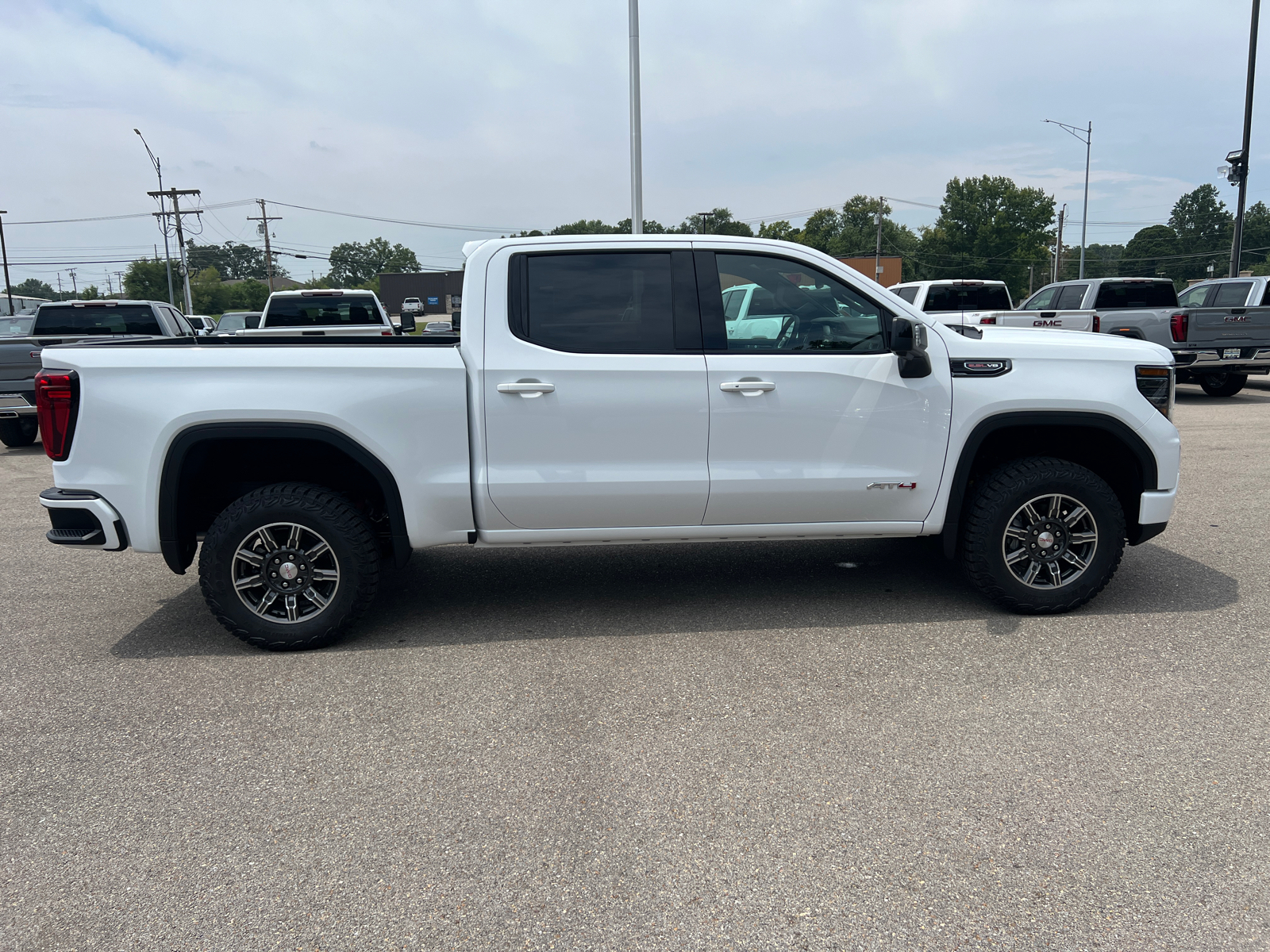 2024 GMC Sierra 1500 AT4 17