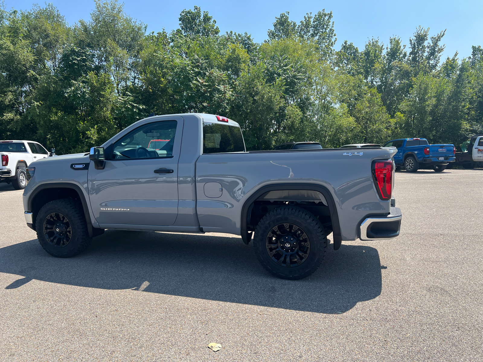 2024 GMC Sierra 1500 Pro 11