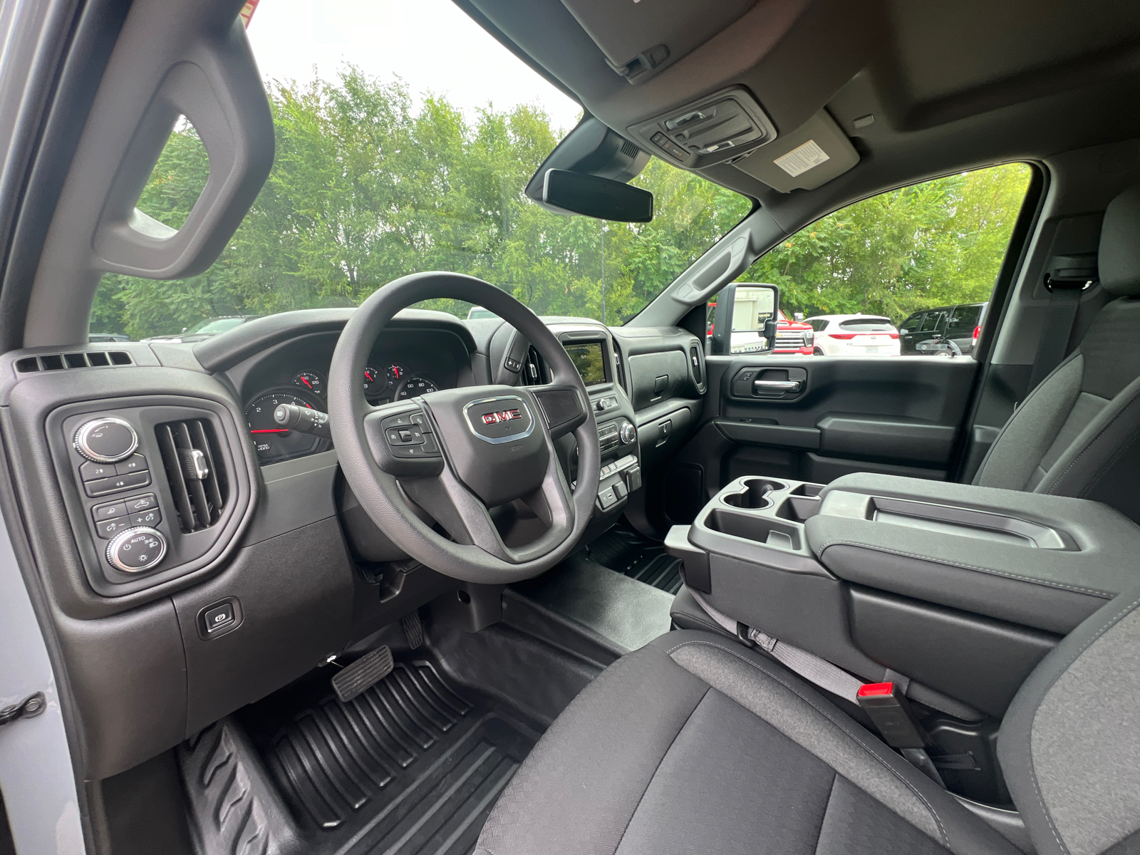 2024 GMC Sierra 2500HD Pro 18