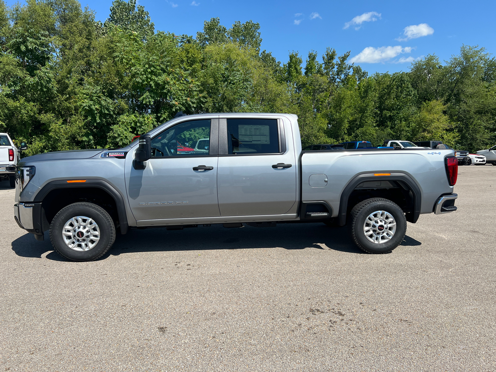 2024 GMC Sierra 2500HD Pro 9