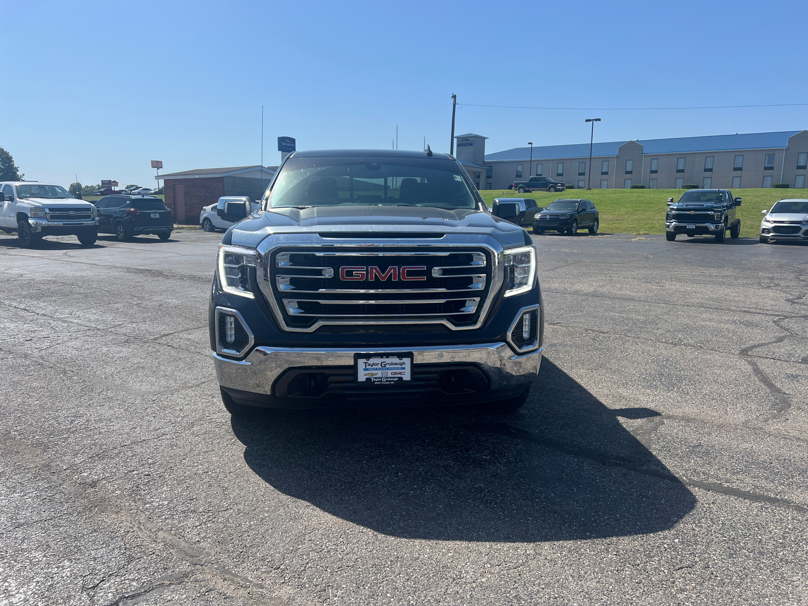 2021 GMC Sierra 1500 SLT 2